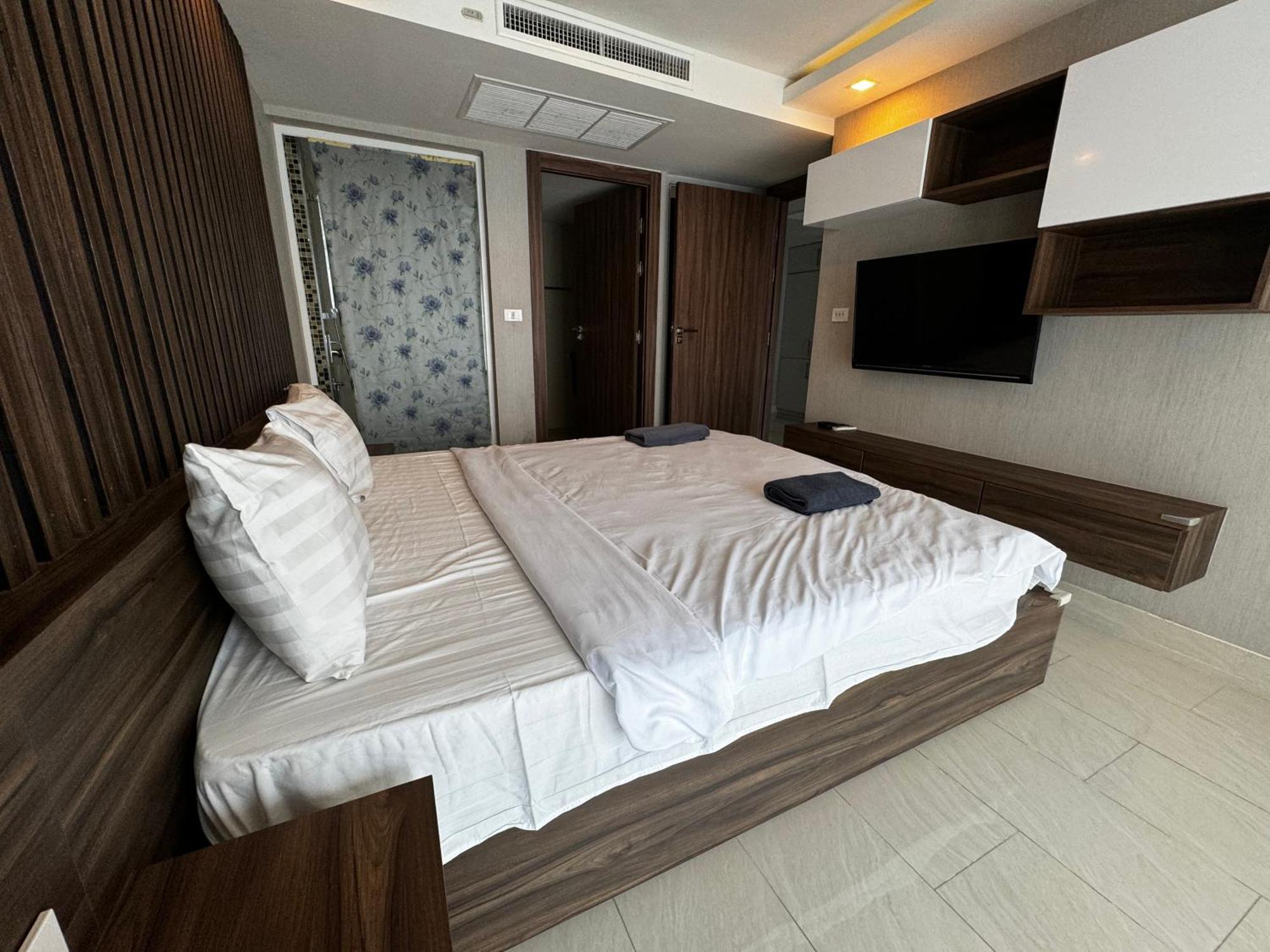 芭堤雅市中心 Grand Avenue 一卧室公寓城景酒吧街 高速互联网智能电视 * Pattaya