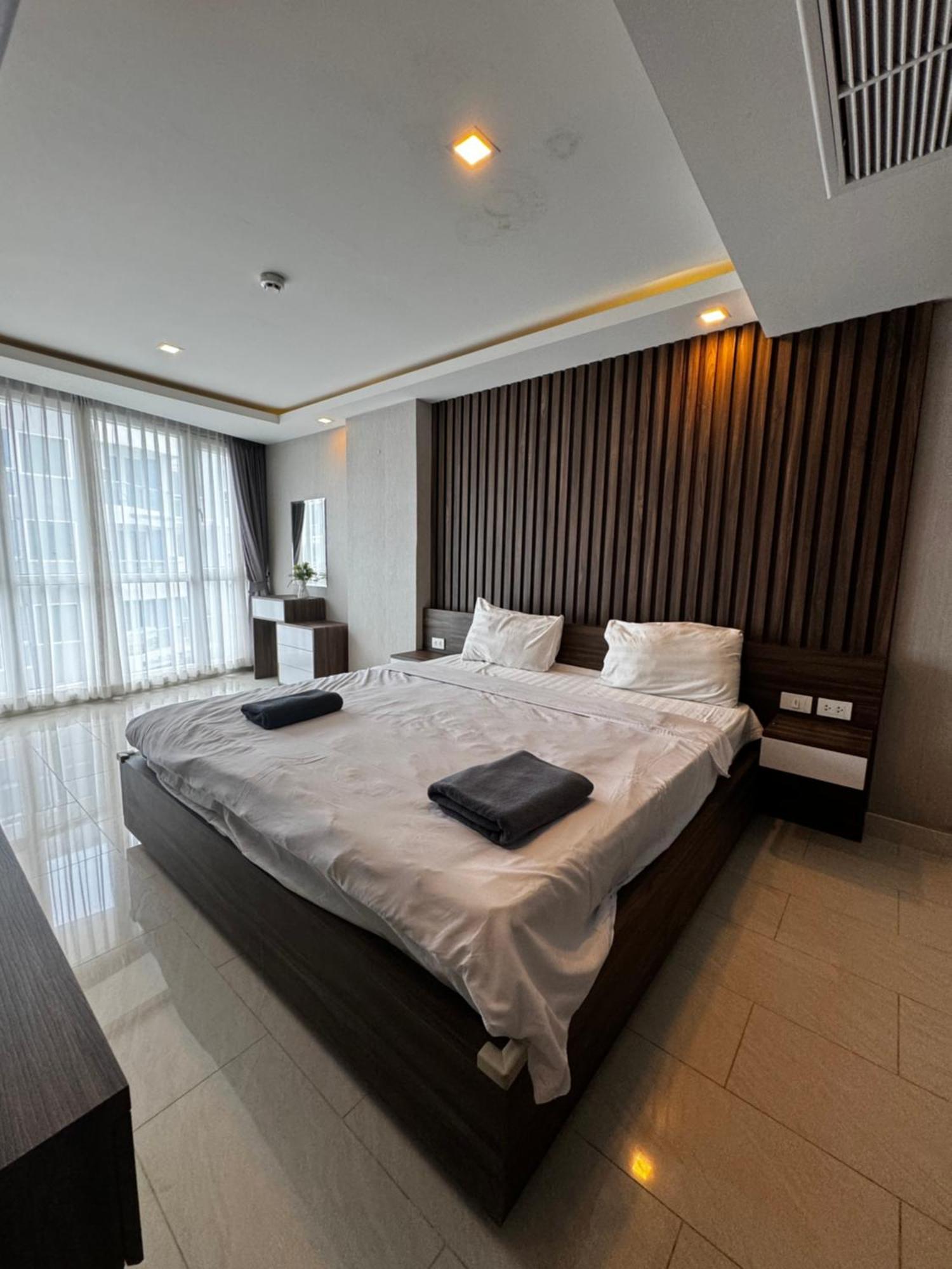 芭堤雅市中心 Grand Avenue 一卧室公寓城景酒吧街 高速互联网智能电视 Apartment *
