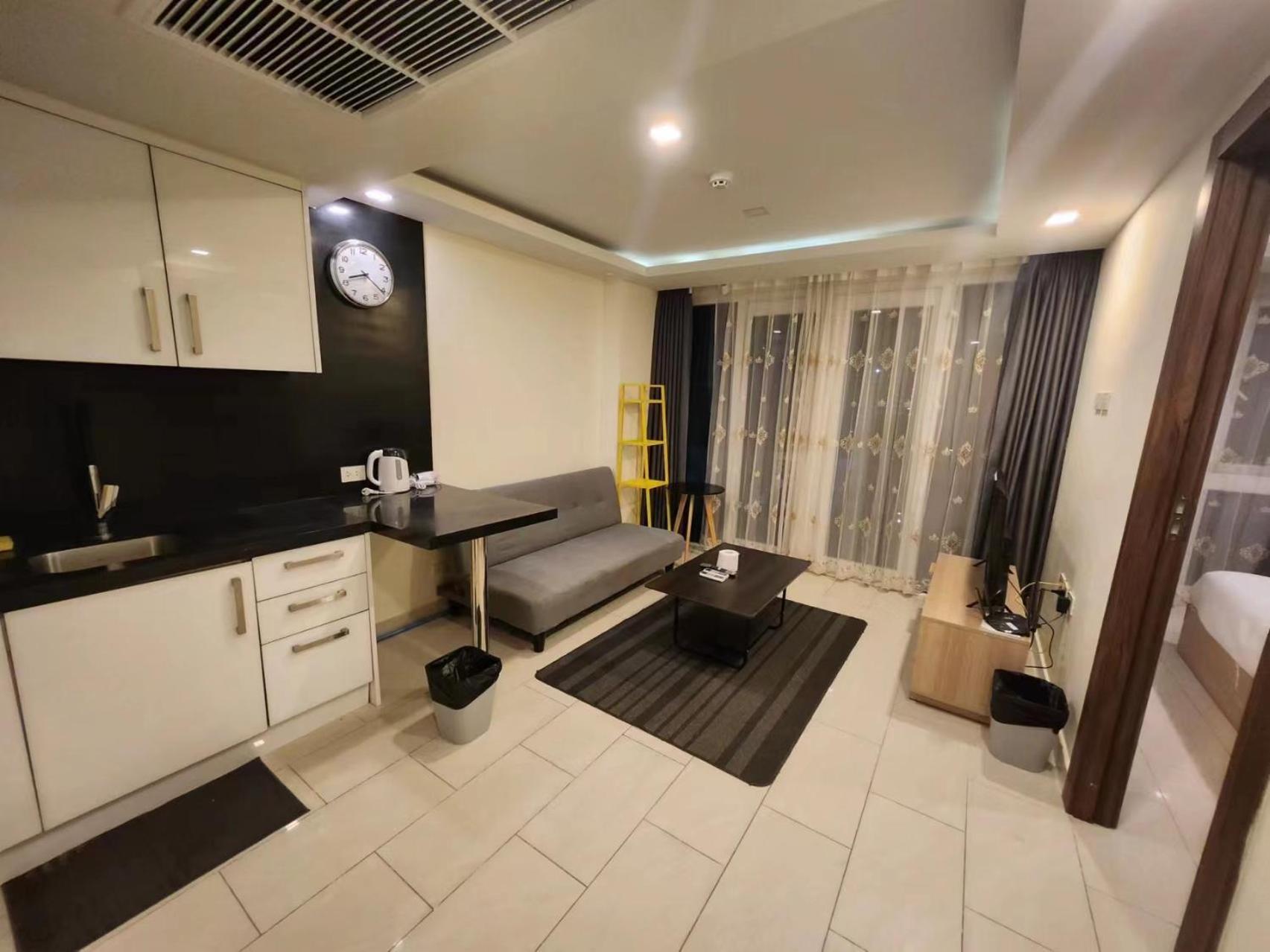 芭堤雅市中心 Grand Avenue 一卧室公寓城景酒吧街 高速互联网智能电视 Pattaya