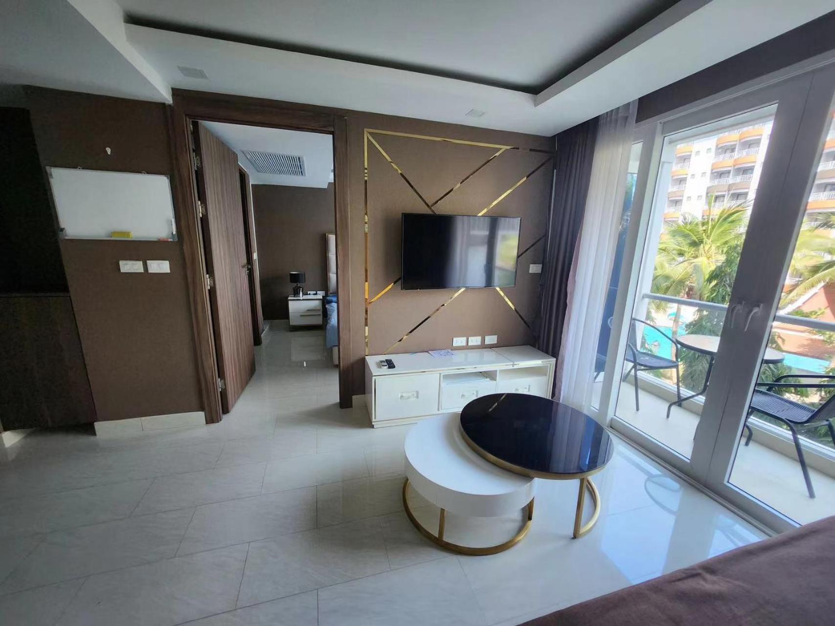 Apartment 芭堤雅市中心 Grand Avenue 一卧室公寓城景酒吧街 高速互联网智能电视