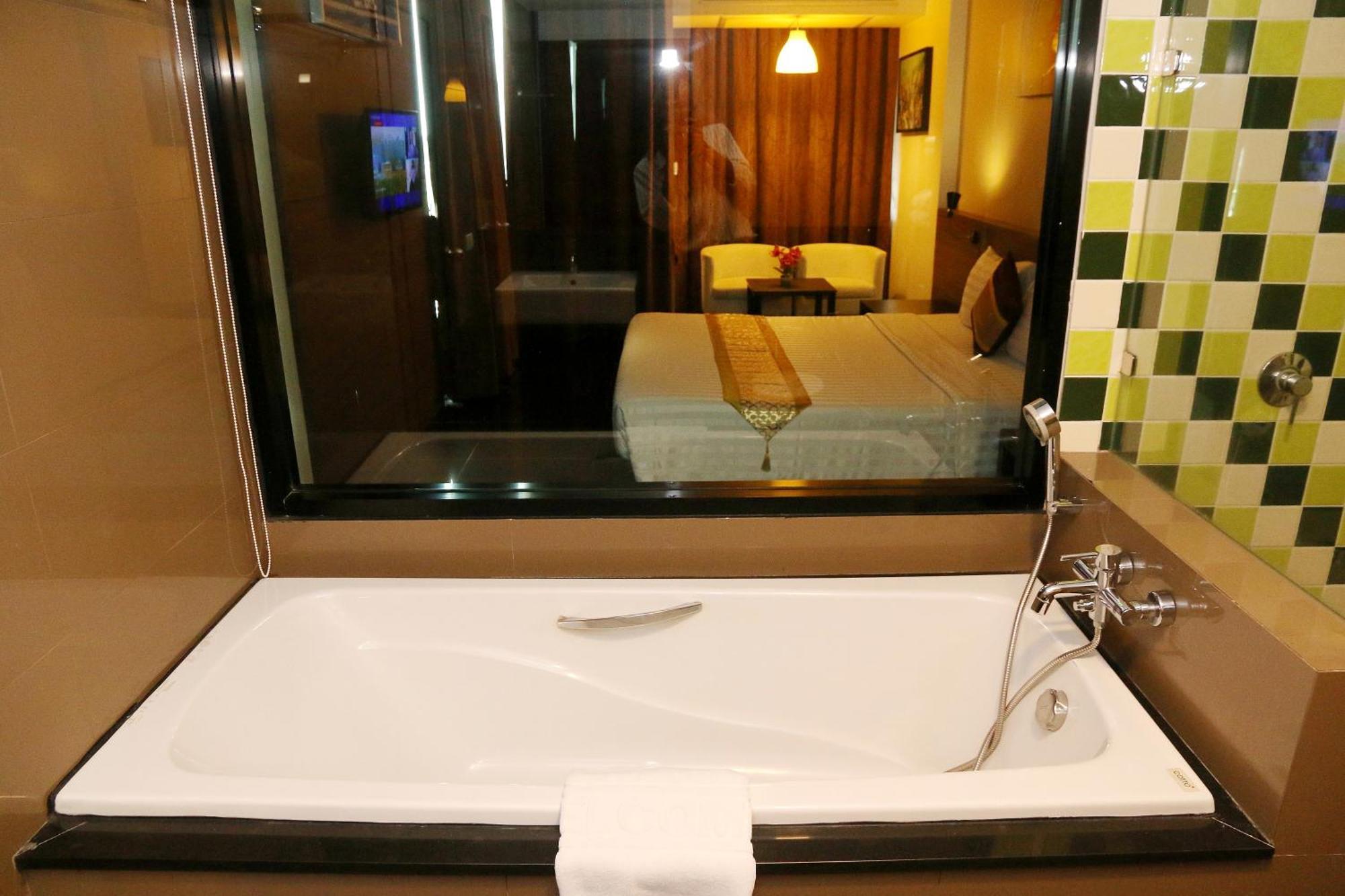 Hotel Arthitaya Nature & Lakkhana Poolside Pattaya