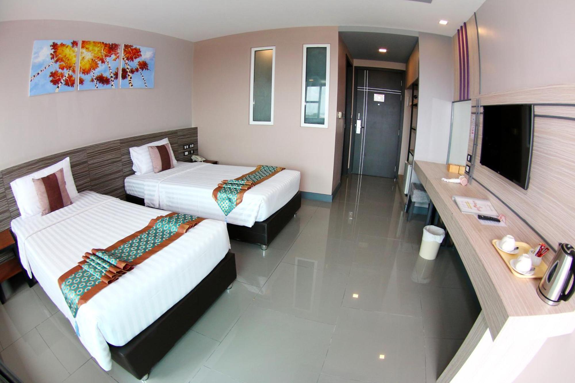 Hotel Arthitaya Nature & Lakkhana Poolside Pattaya