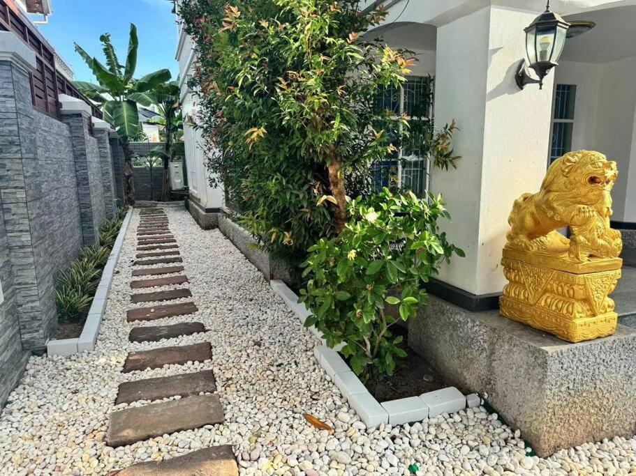 芭提雅南路4卧4卫 Blue Star Pool 近步行街和夜市 Pattaya