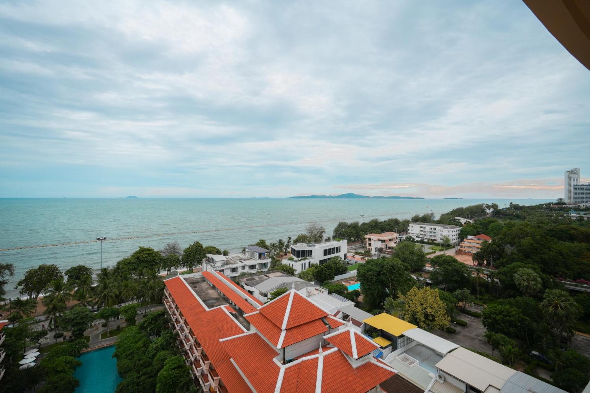 Jomtien Seaview At View Talay 5 ,big Pool *