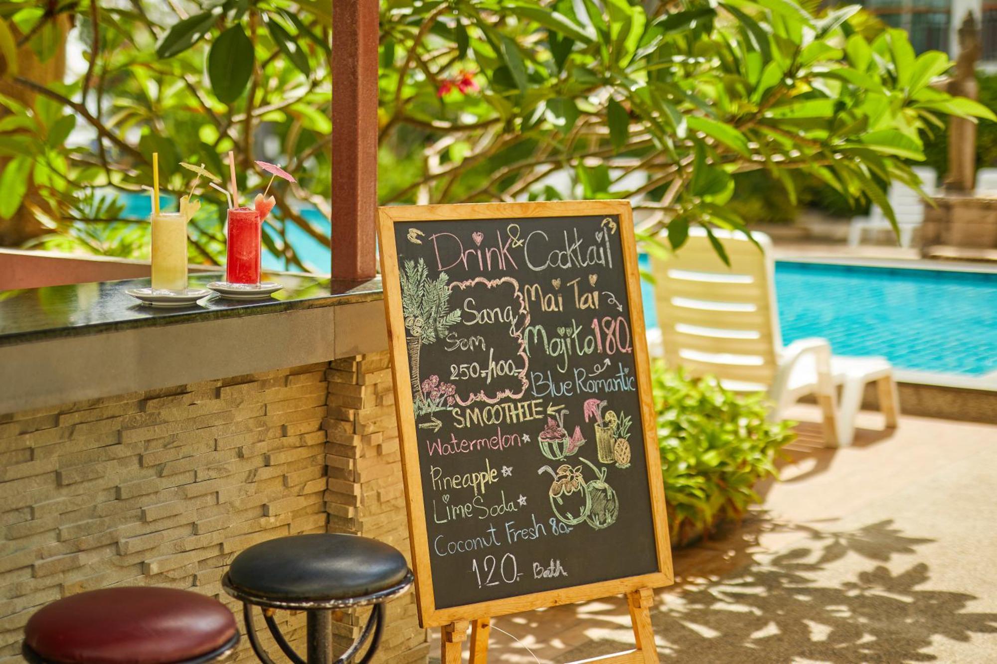 Welcome World Beachfront Hotel Pattaya