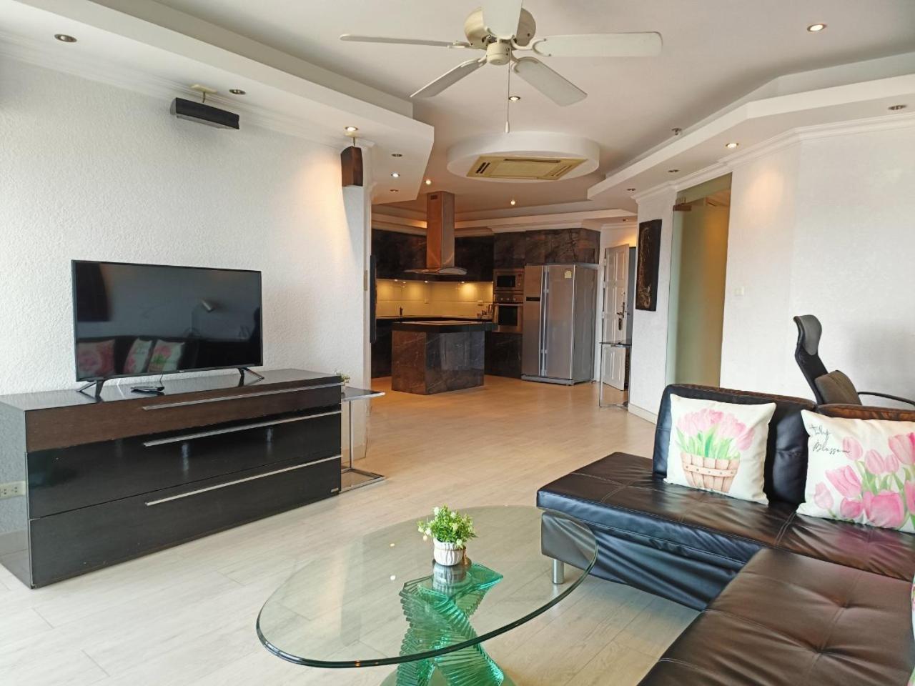 Apartment View Talay 6 By Honey Pattaya