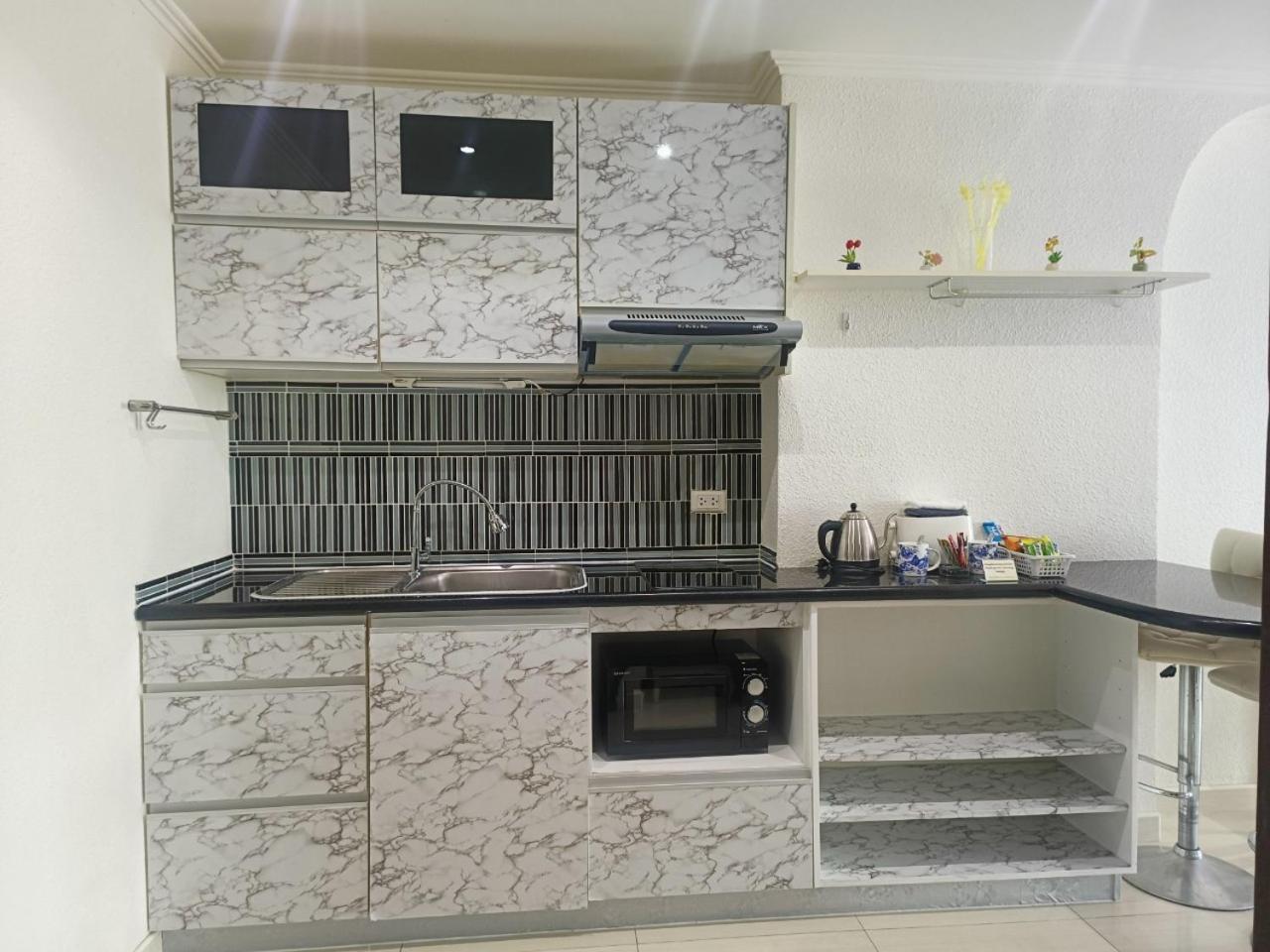 Apartment View Talay 6 By Honey Pattaya