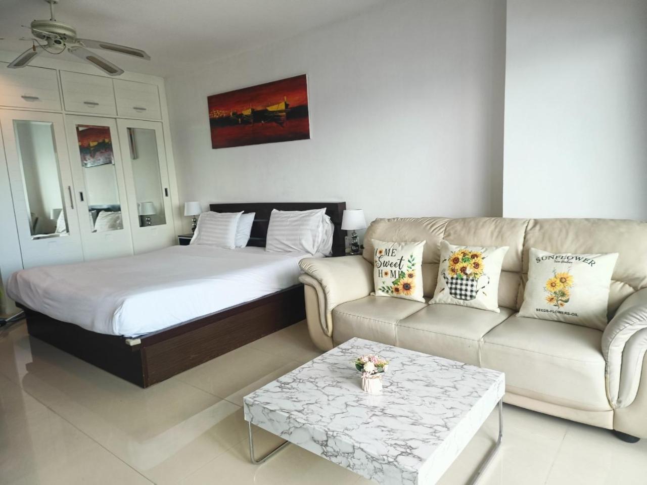 View Talay 6 By Honey Apartment