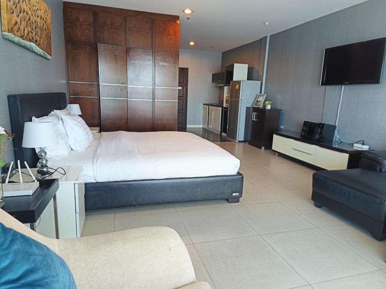 View Talay 6 By Honey Apartment