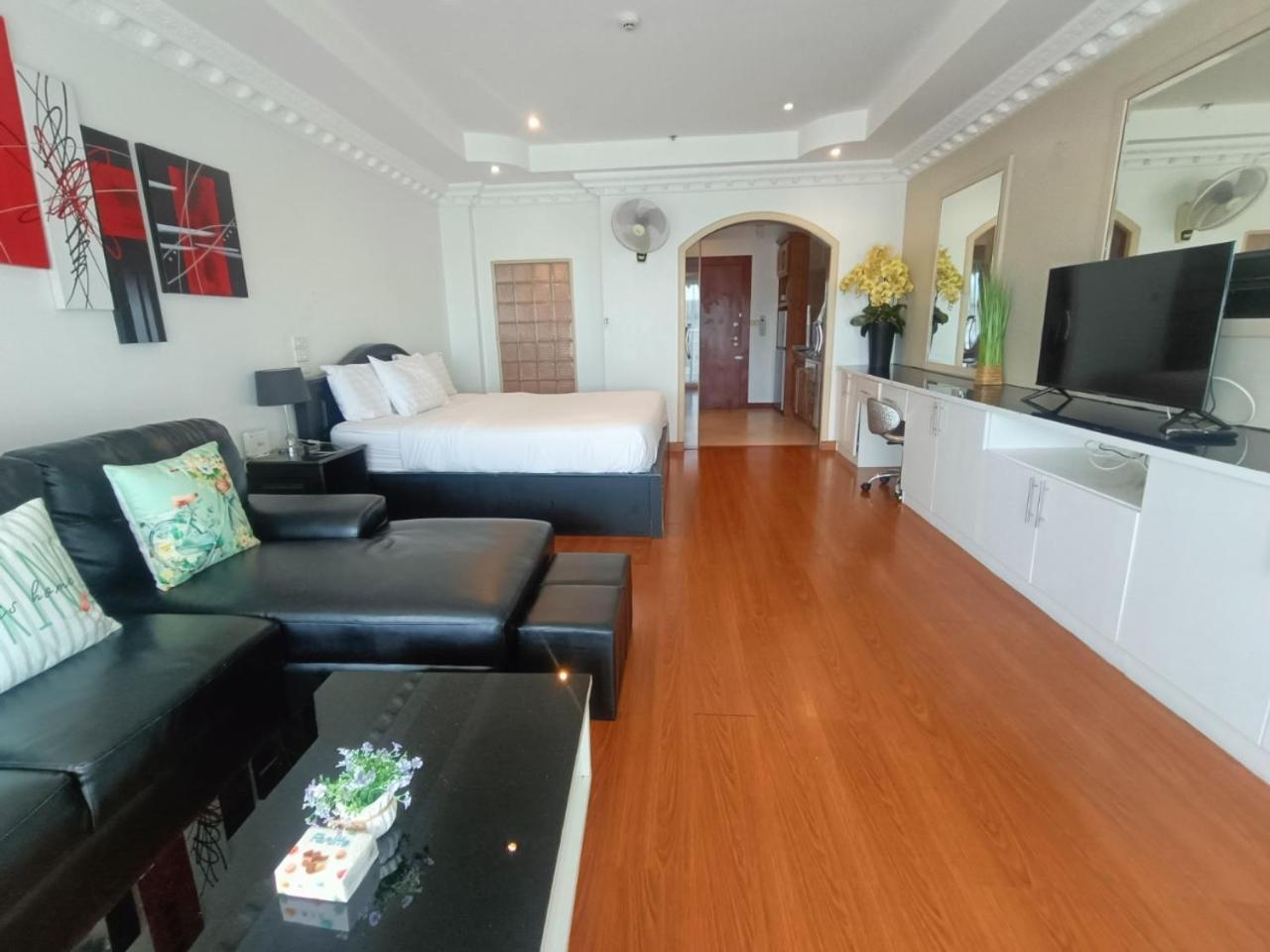Apartment View Talay 6 By Honey Pattaya