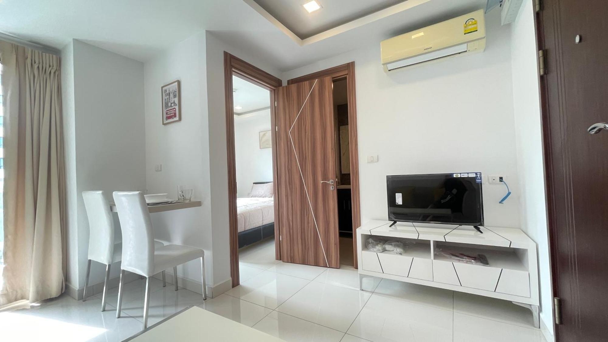 Arcadia Beach Condominium Apartment *