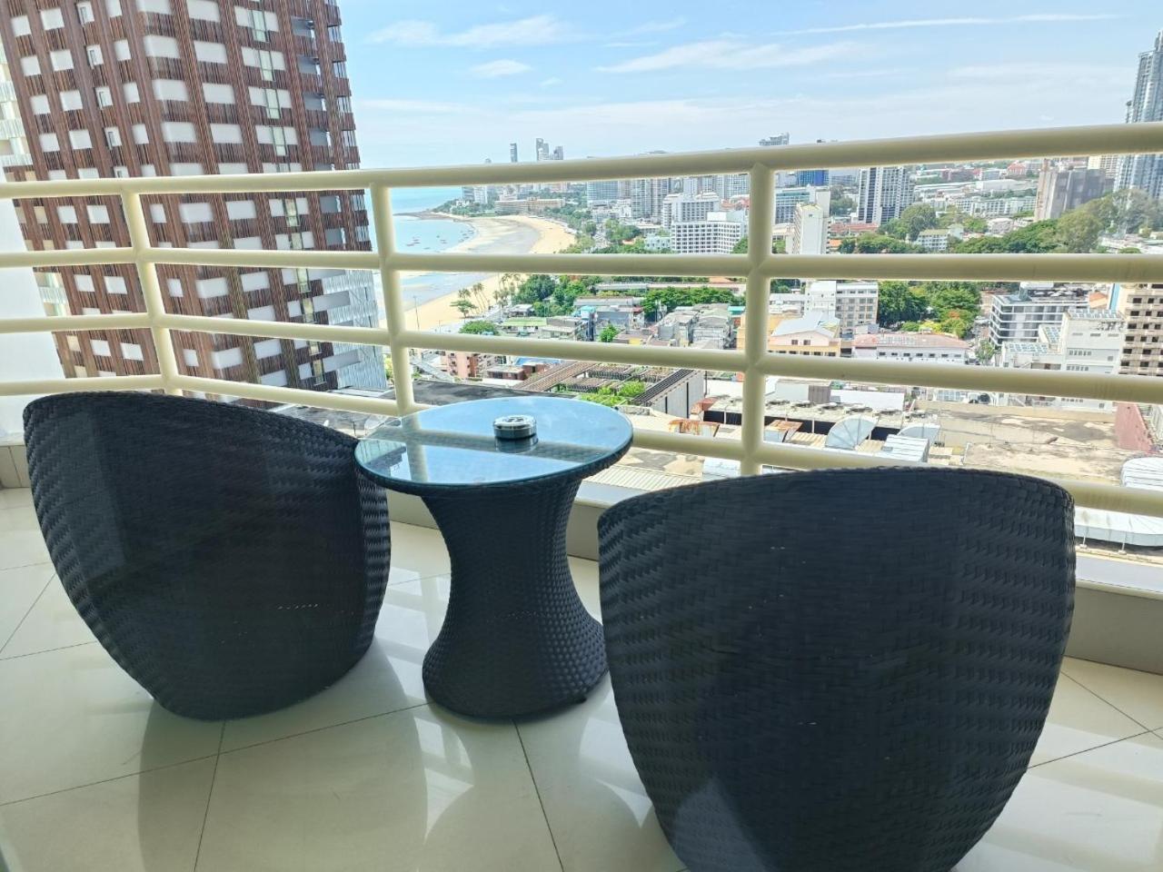 View Talay 6 By Honey Apartment