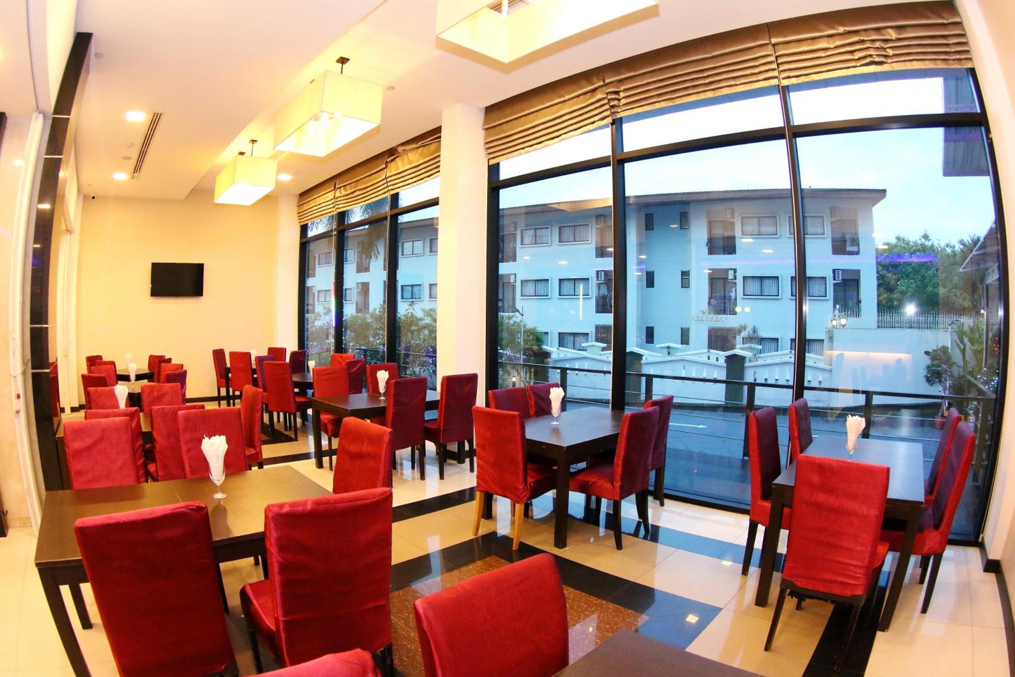 Hotel Arthitaya Nature & Lakkhana Poolside Pattaya
