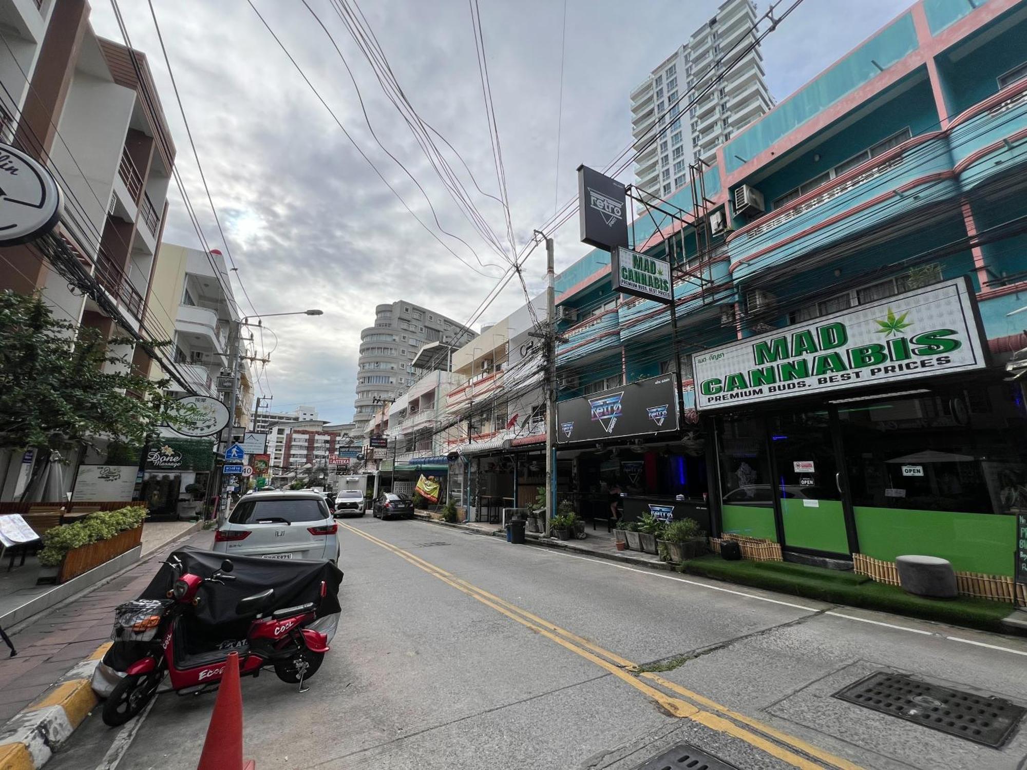 Apartment Pattaya, 1 Bed , Cozy , Near , Fast Wifi *