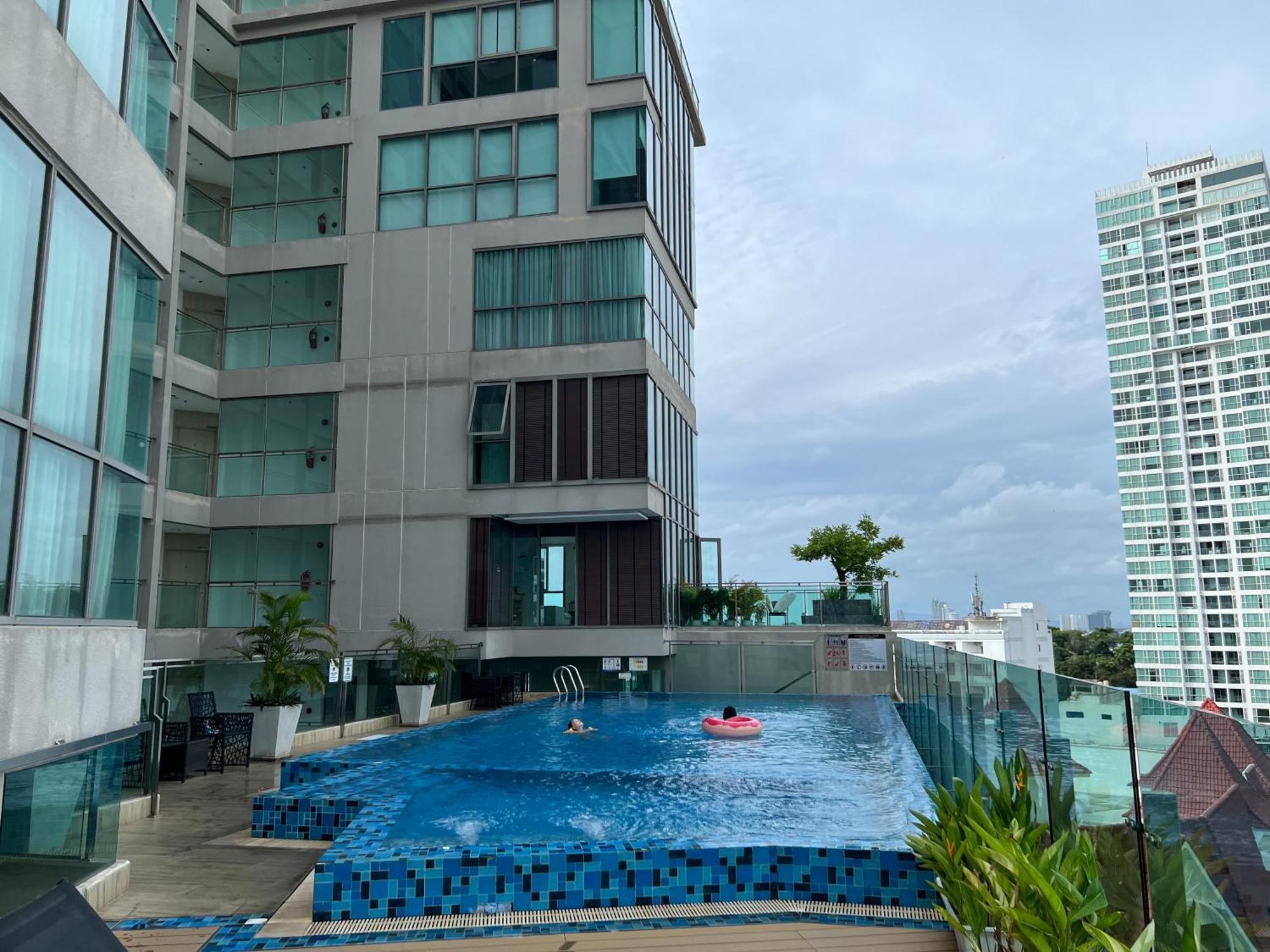 Pattaya, 1 Bed , Cozy , Near , Fast Wifi Apartment