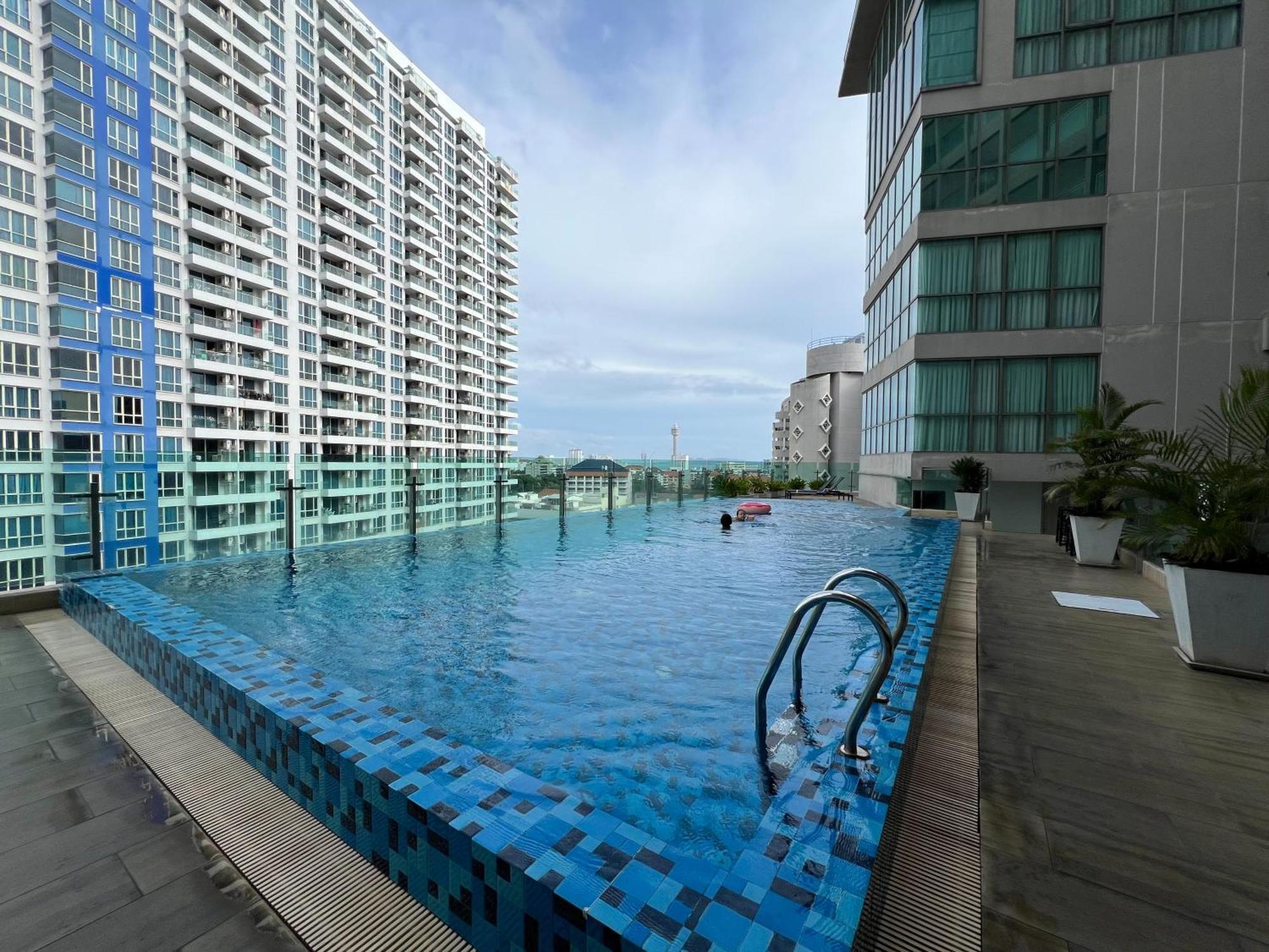Apartment Pattaya, 1 Bed , Cozy , Near , Fast Wifi *