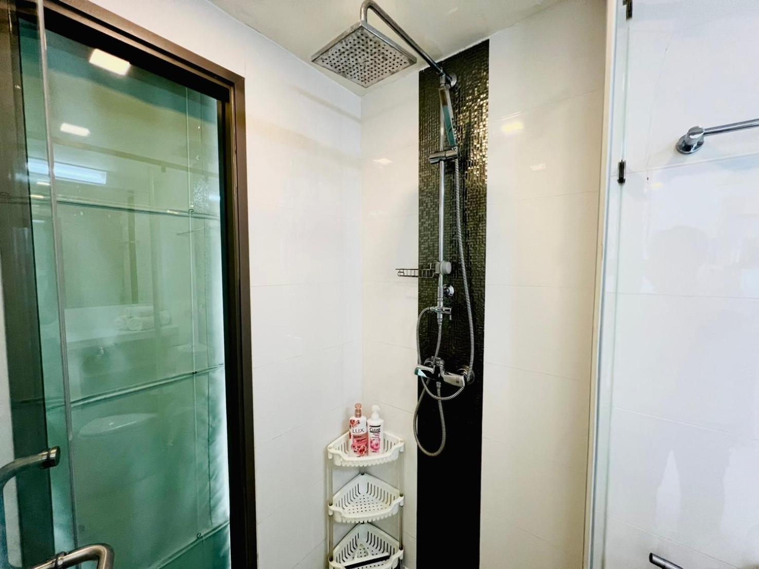 Pattaya, 1 Bed , Cozy , Near , Fast Wifi Apartment *