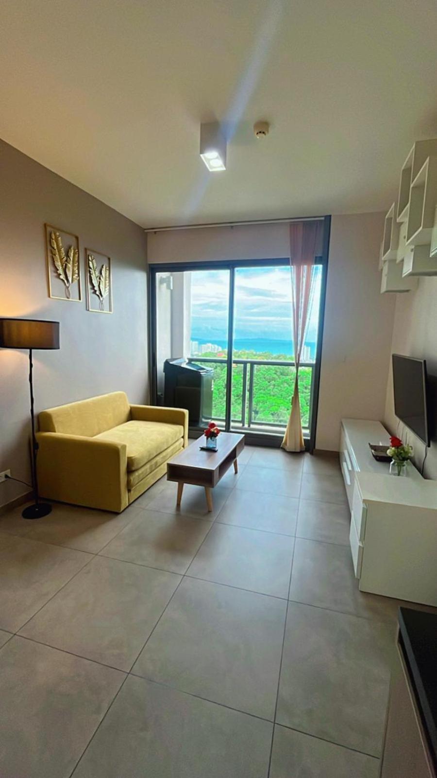 Sea View Spacious Near Walking Street Apartment Pattaya
