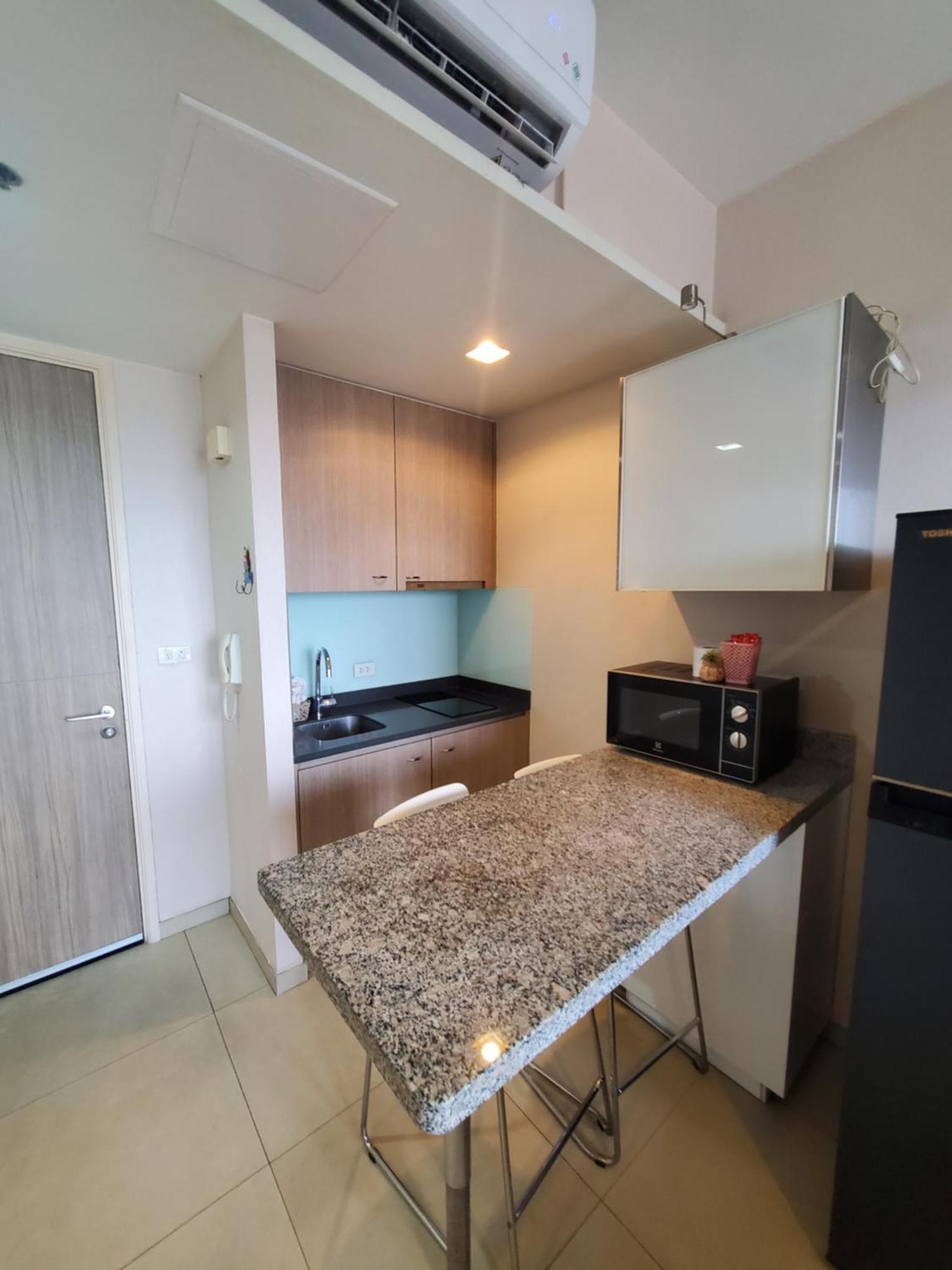 Unixx Seaview Apartment Pattaya