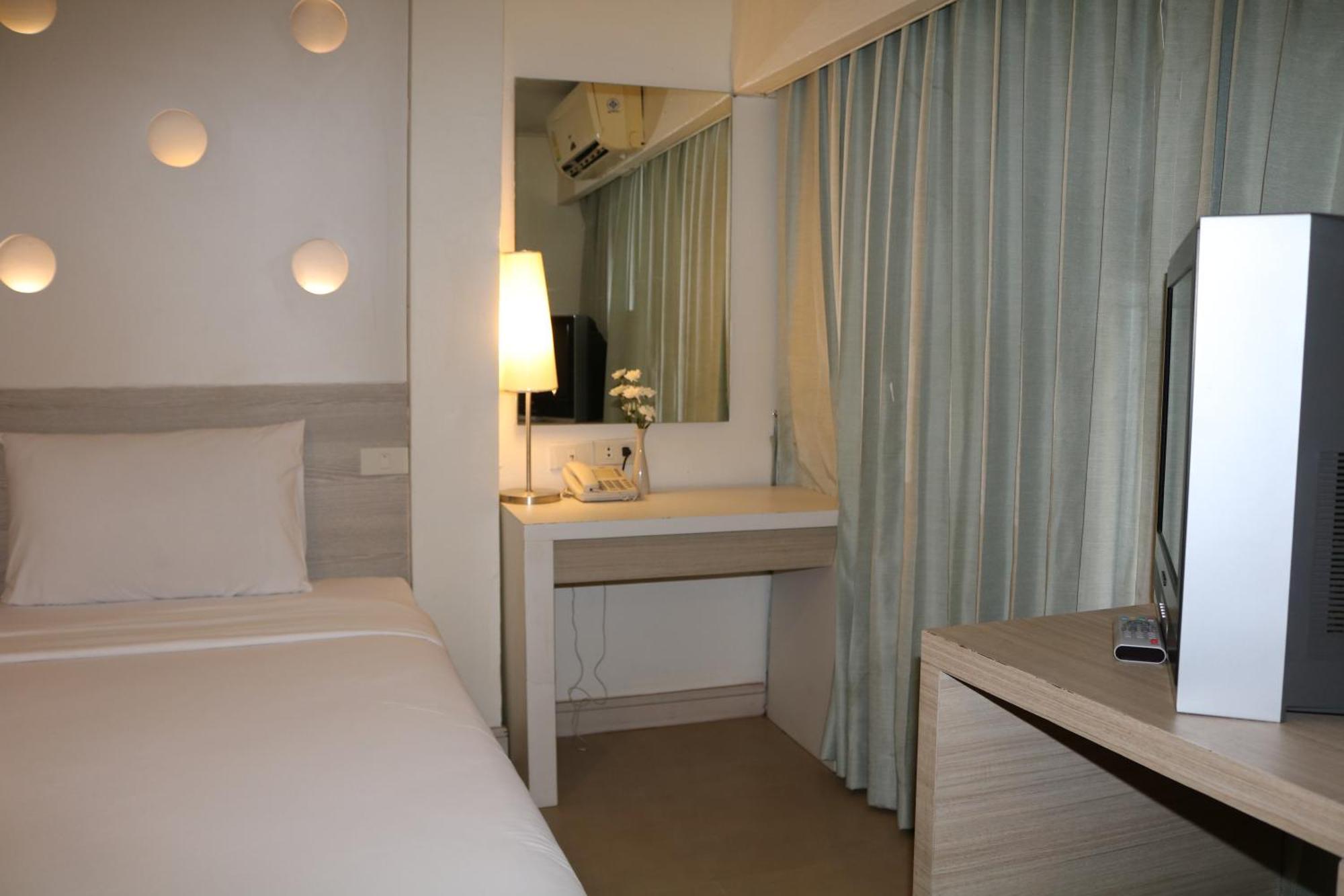 Hotel Sunshine & Residences 3*