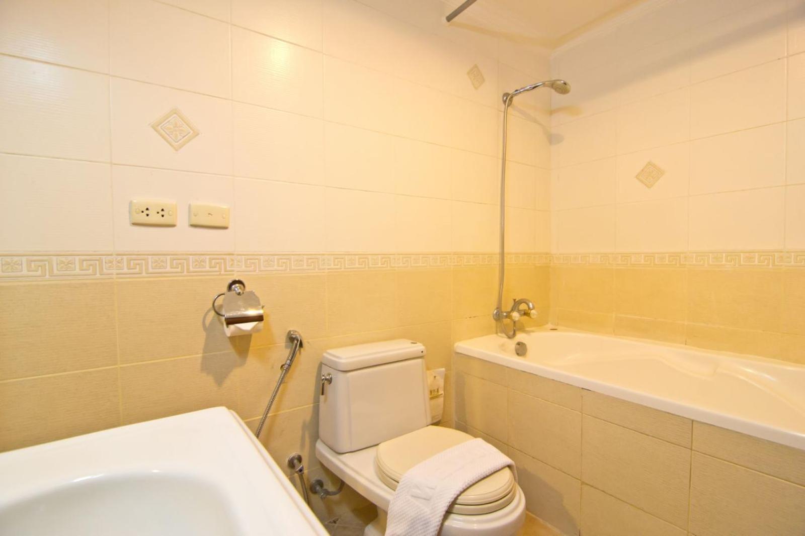 Lk Metropole Hotel 4*