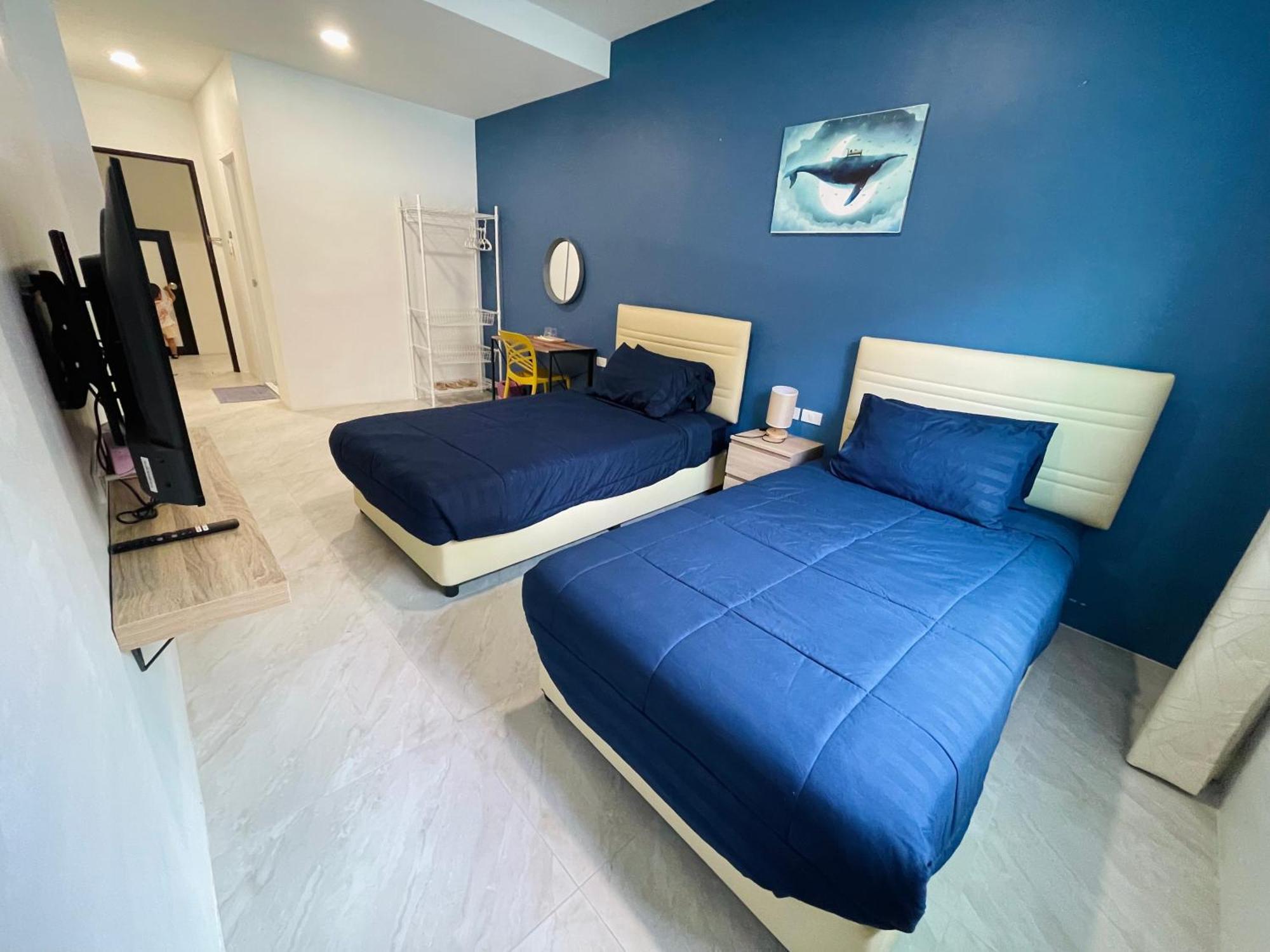 Blue Whale & Cafe Pattaya