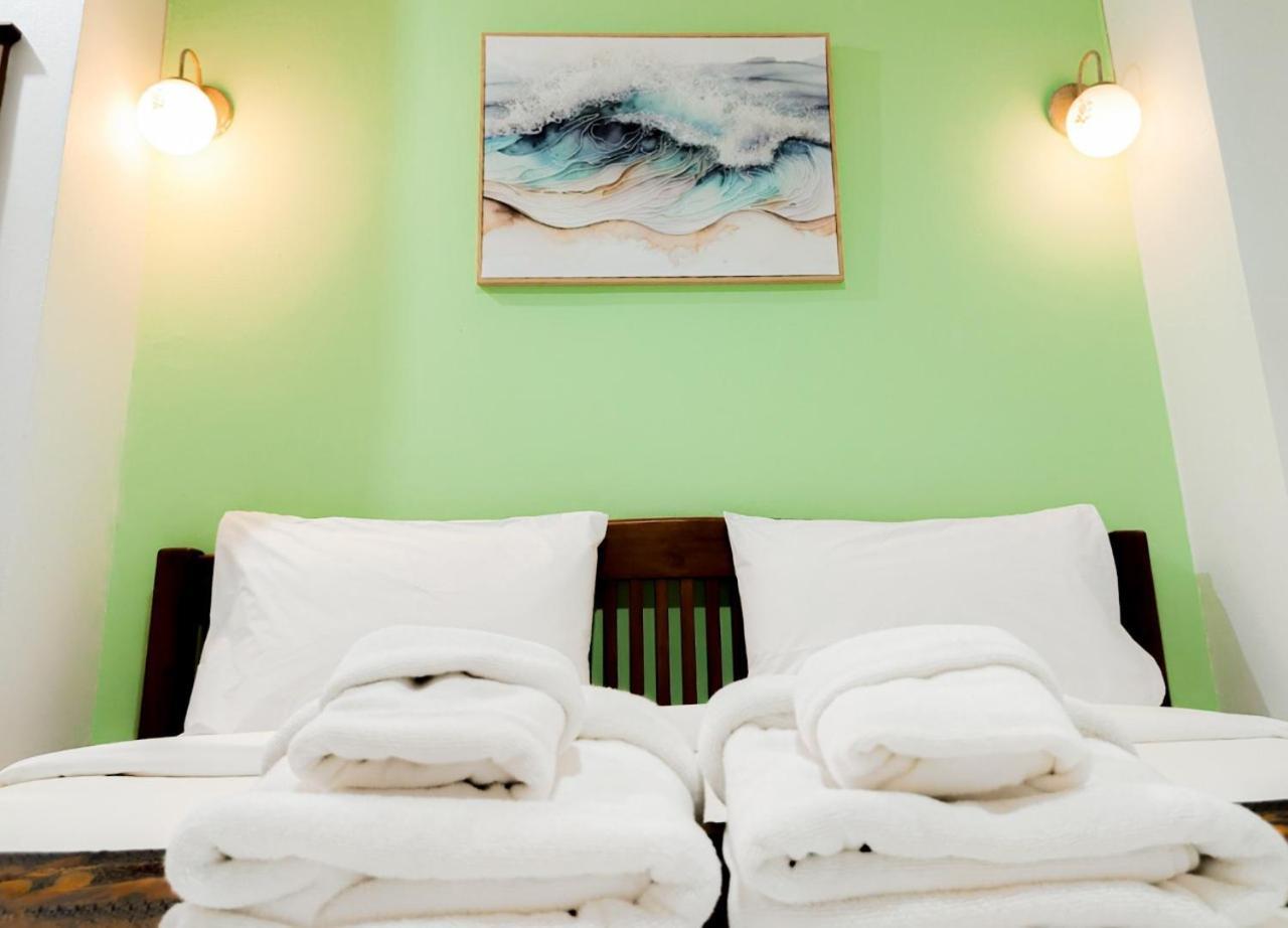 Angel Park Hotel *