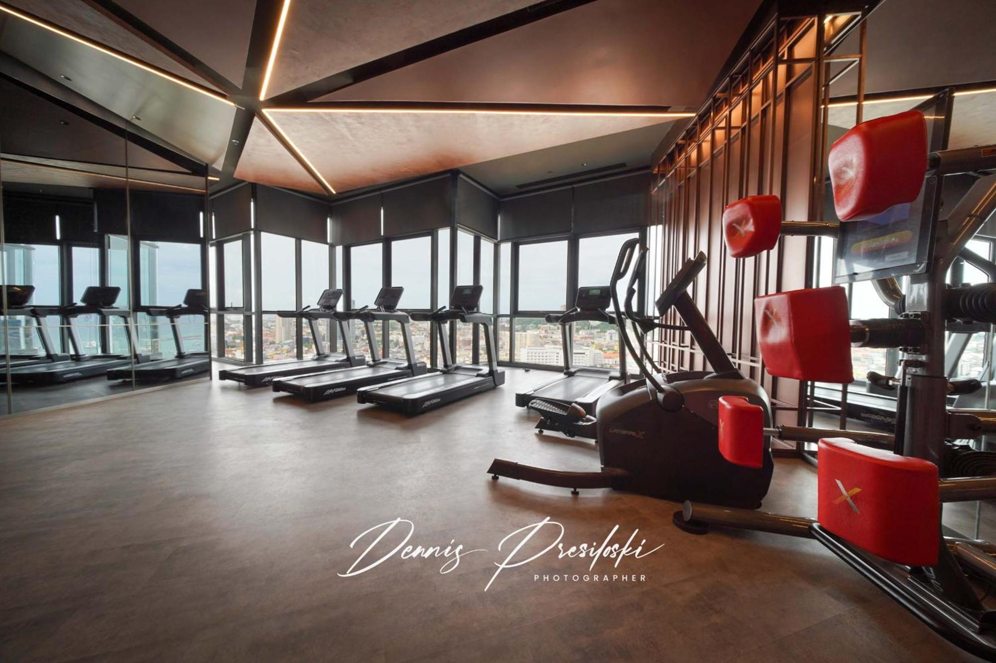 Luxury Edge Seaview Pattaya