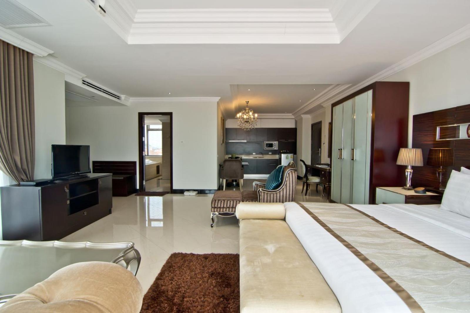 Hotel Lk Royal Wing 3*