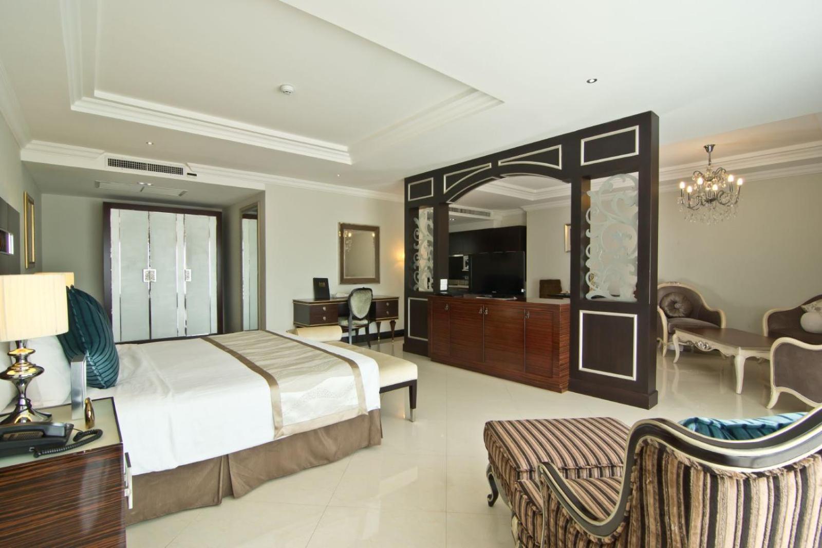 Lk Royal Wing Hotel