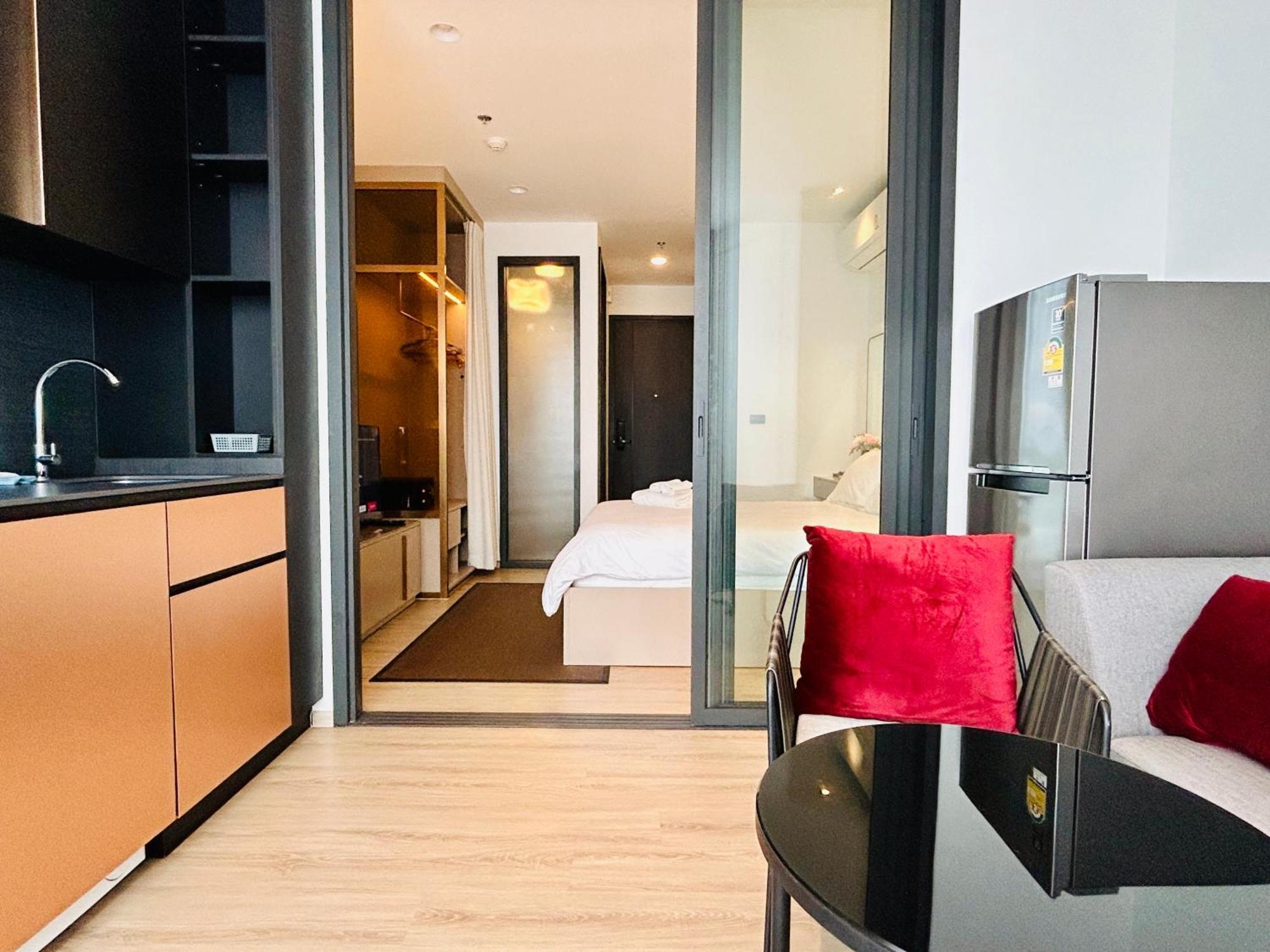 Apartment Edge By Yoyo