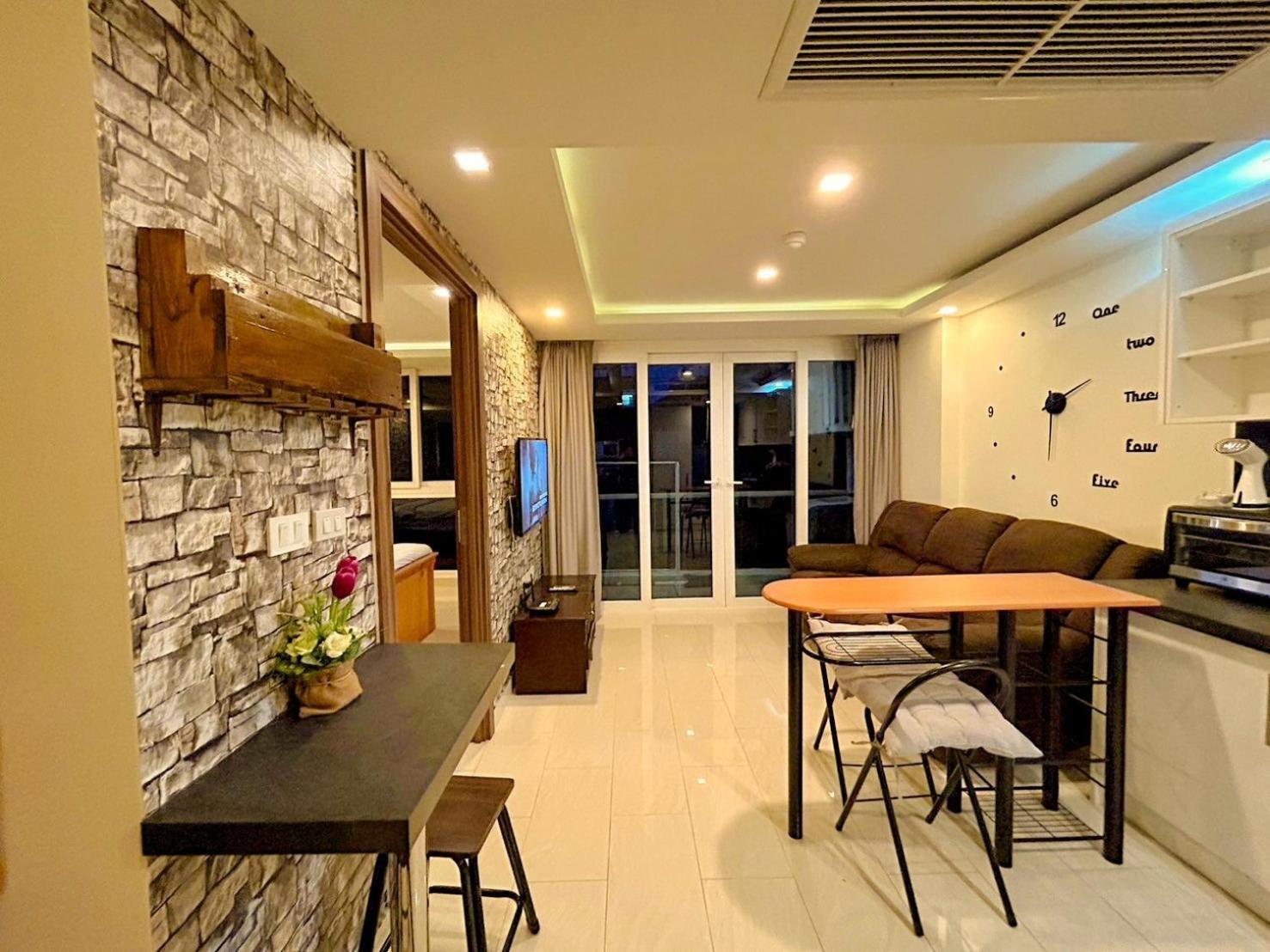 Grand Avenue Pattaya