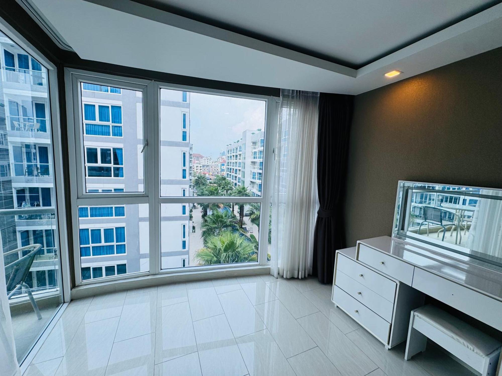 Patt Aya Grand Avenue 51sqm Family Room-pool View Apartment *