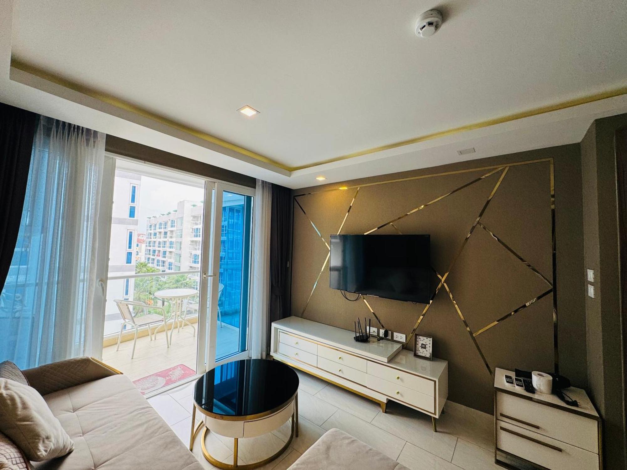 Patt Aya Grand Avenue 51sqm Family Room-pool View Pattaya