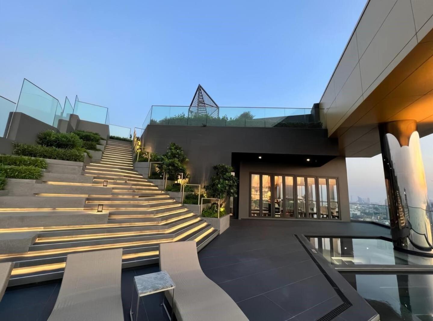 Apartment Luxury Edge Seaview Pattaya