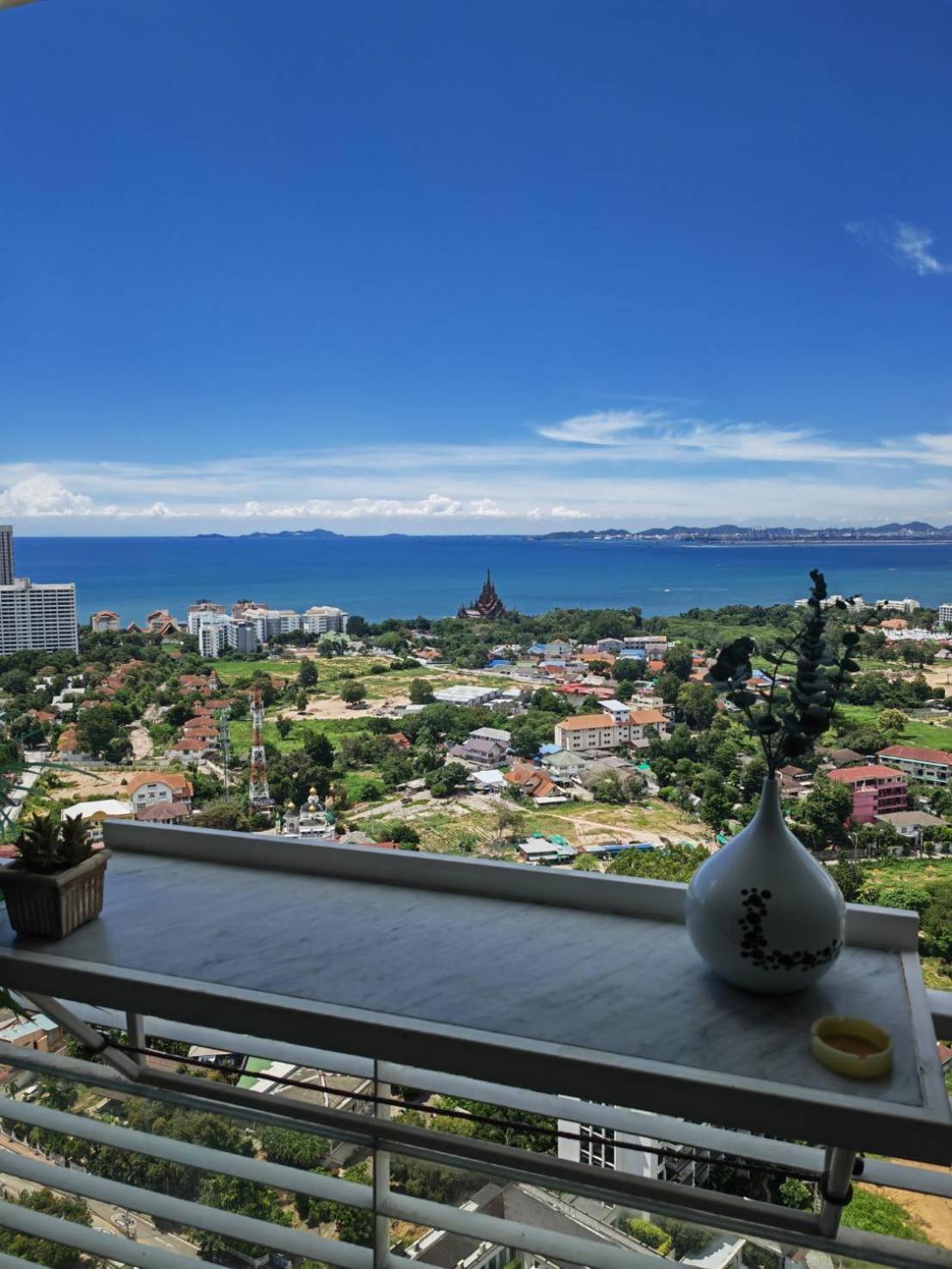 Apartment Art Under The Clouds 32nd Floor Sea View Superhost Pattaya