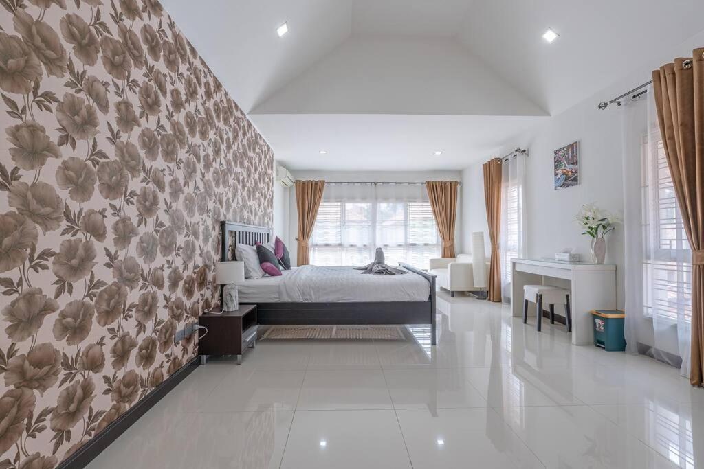 Jasmine Garden & Poll Pattya Villa *