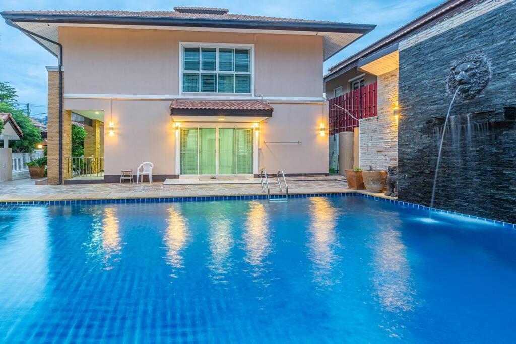 Jasmine Garden & Poll Pattya Pattaya