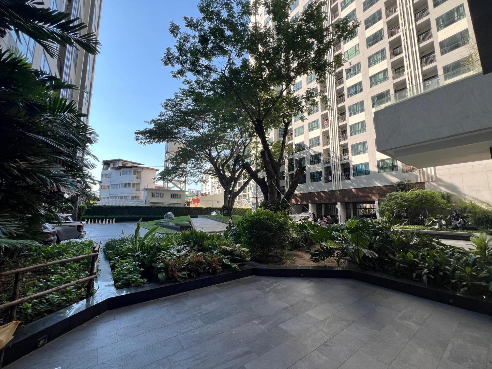 Apartment 秘狗公寓the Base Aaa Pattaya