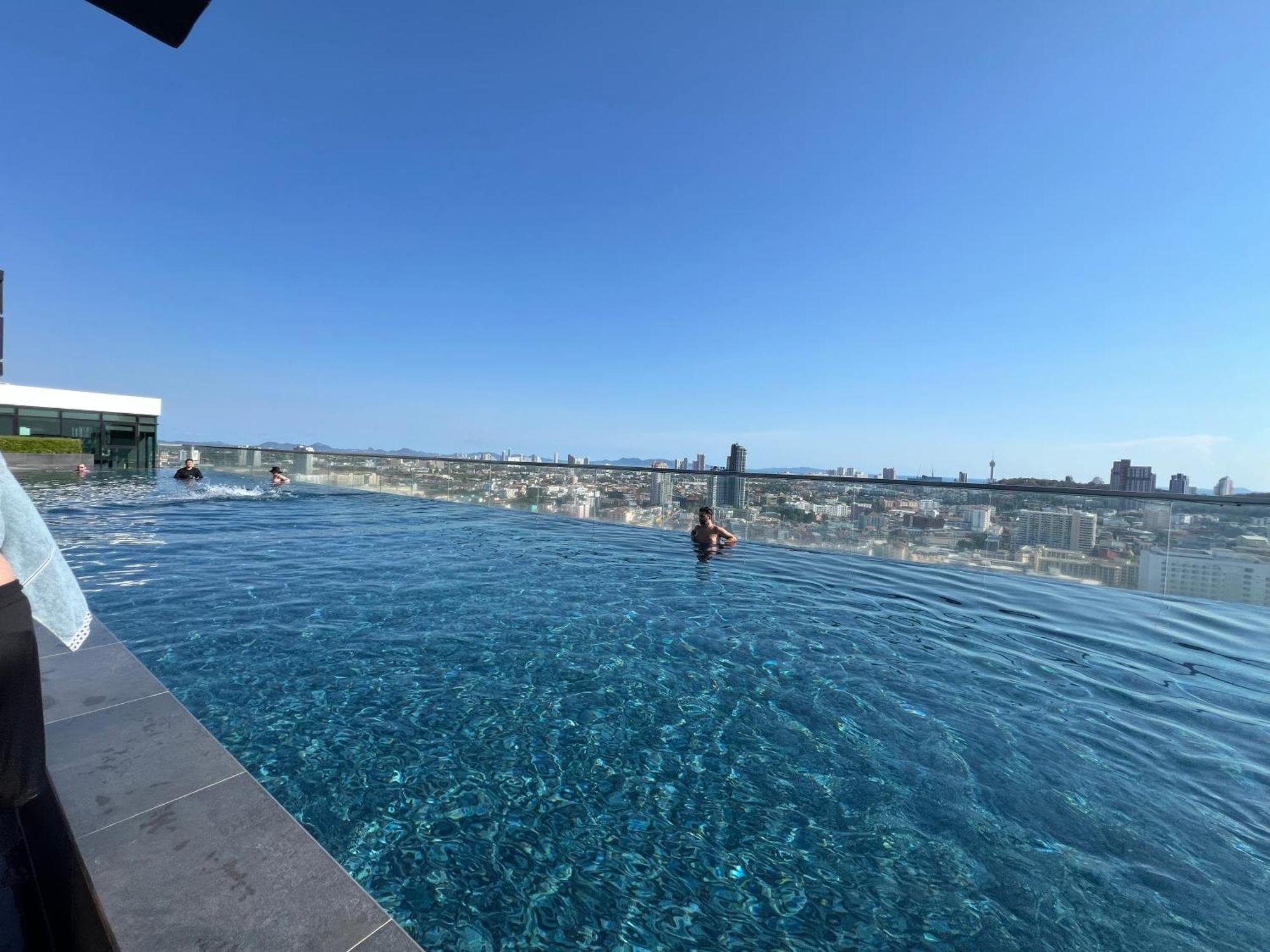 Apartment 秘狗公寓the Base Aaa Pattaya