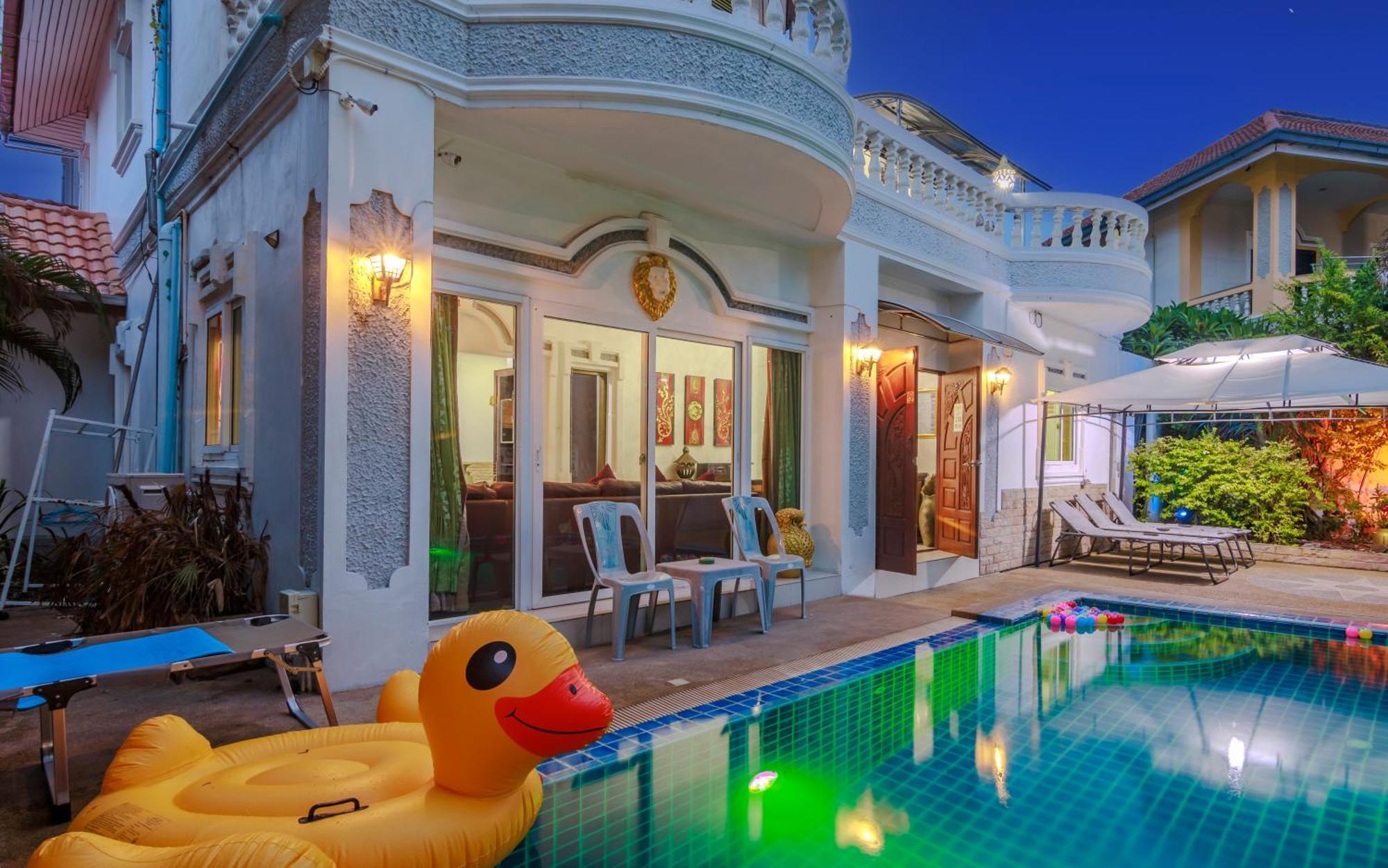Vila R Near Walking Street Electricity Included Pattaya