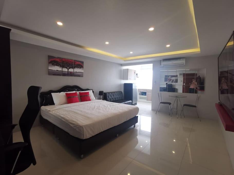 Luxury 9b Apartment