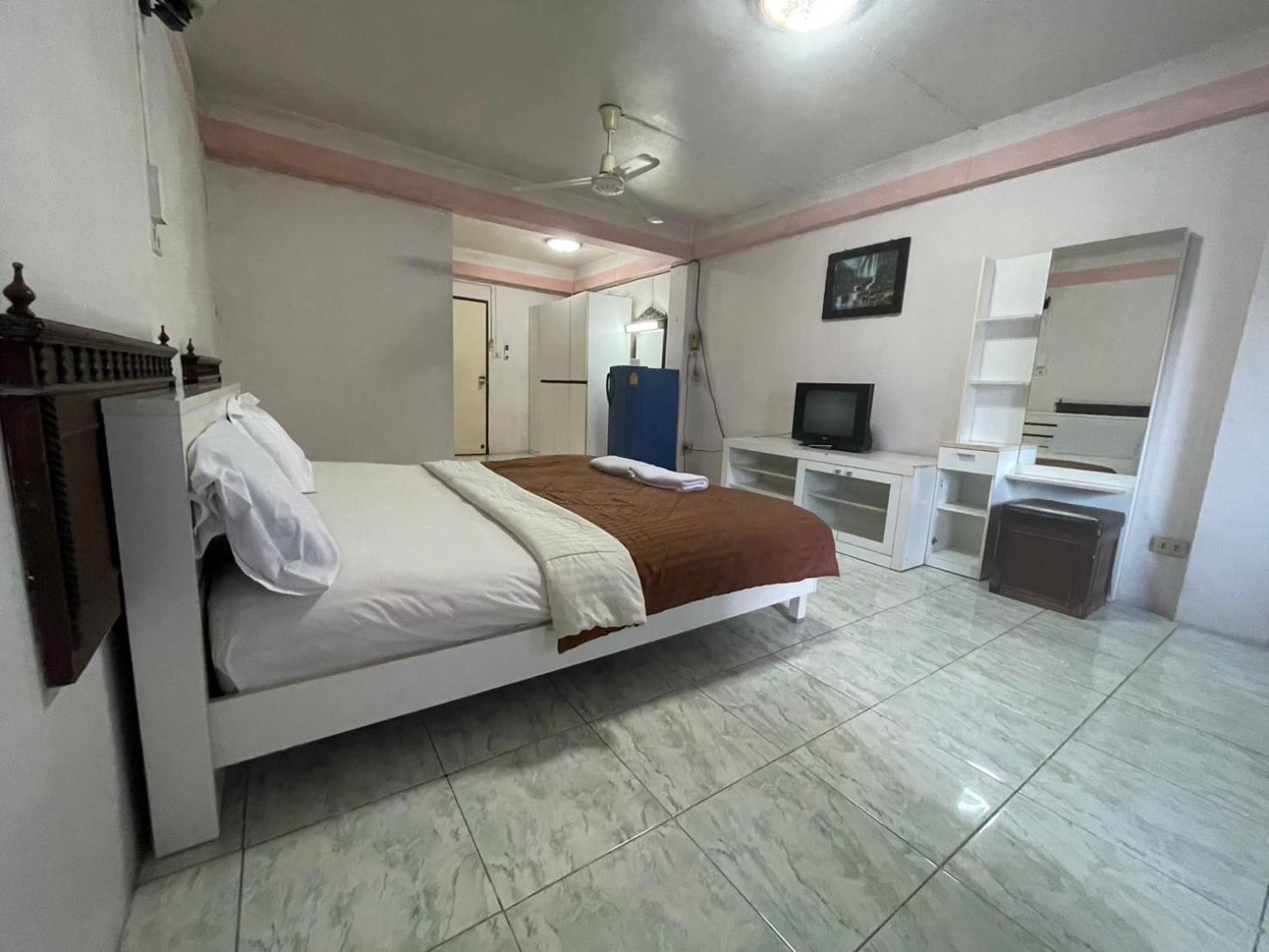 Guest house Oyo 75494 President