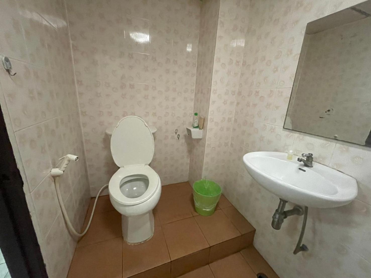 Guest house Oyo 75494 President Pattaya