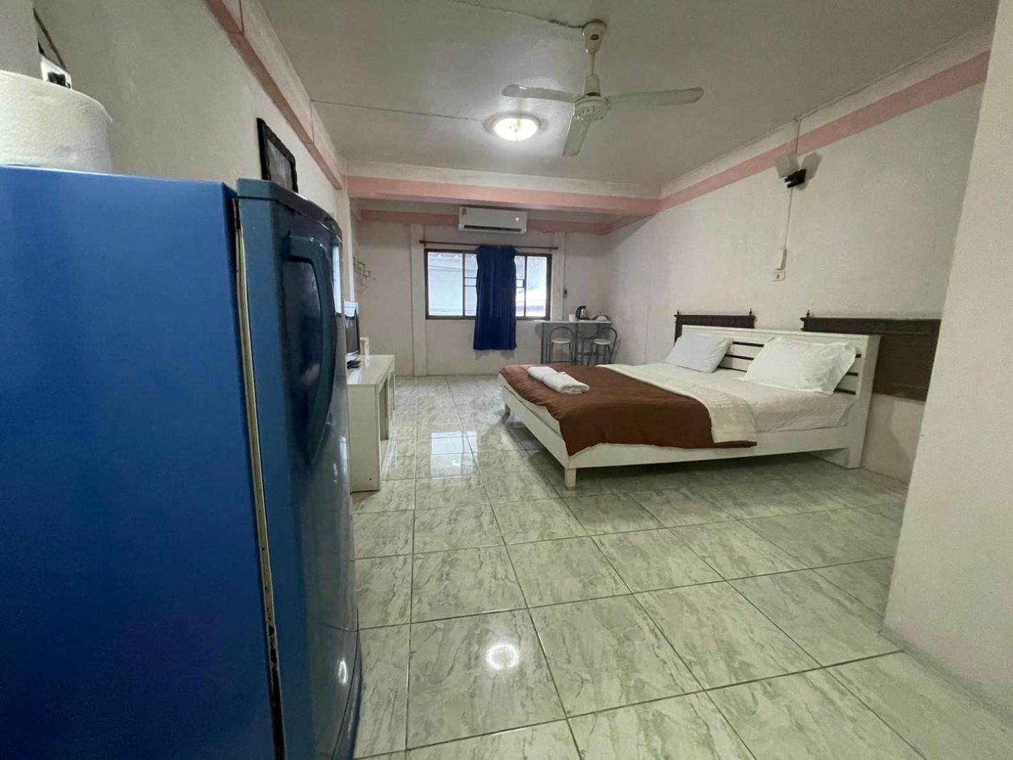 Oyo 75494 President Guest house