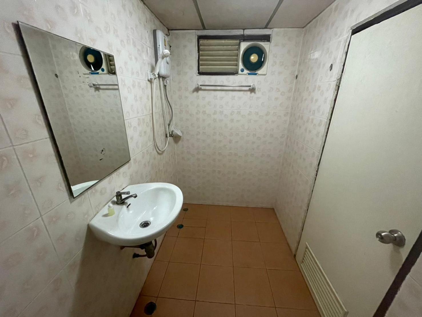 Oyo 75494 President Guest house 3*