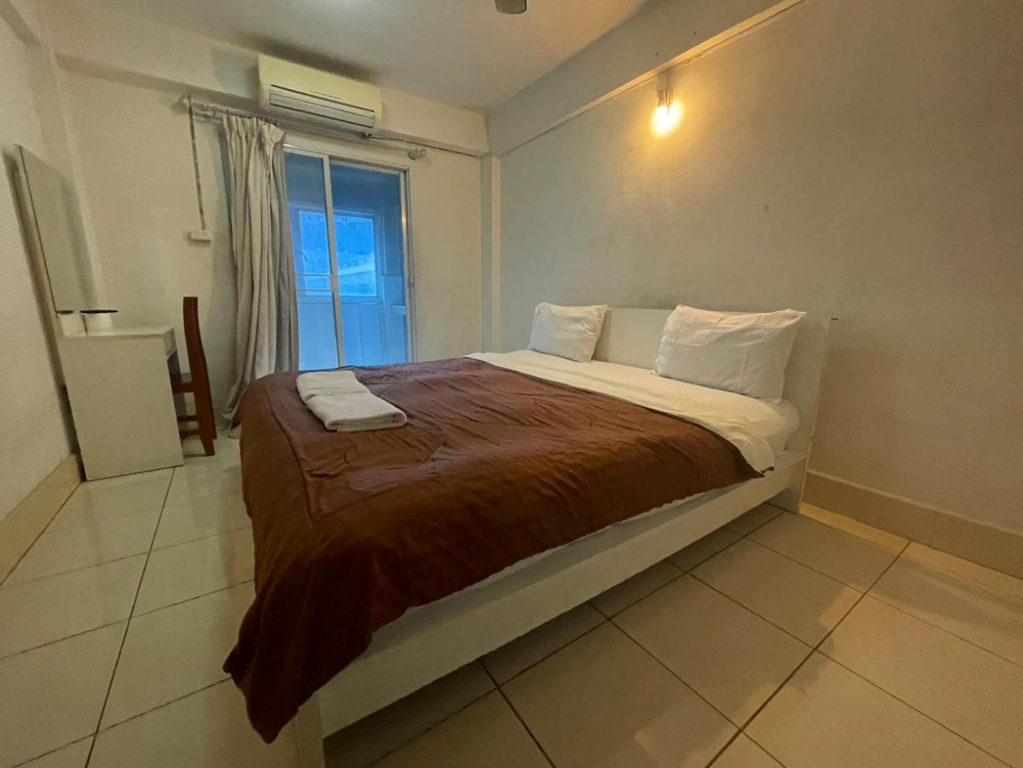 Oyo 75494 President Guest house