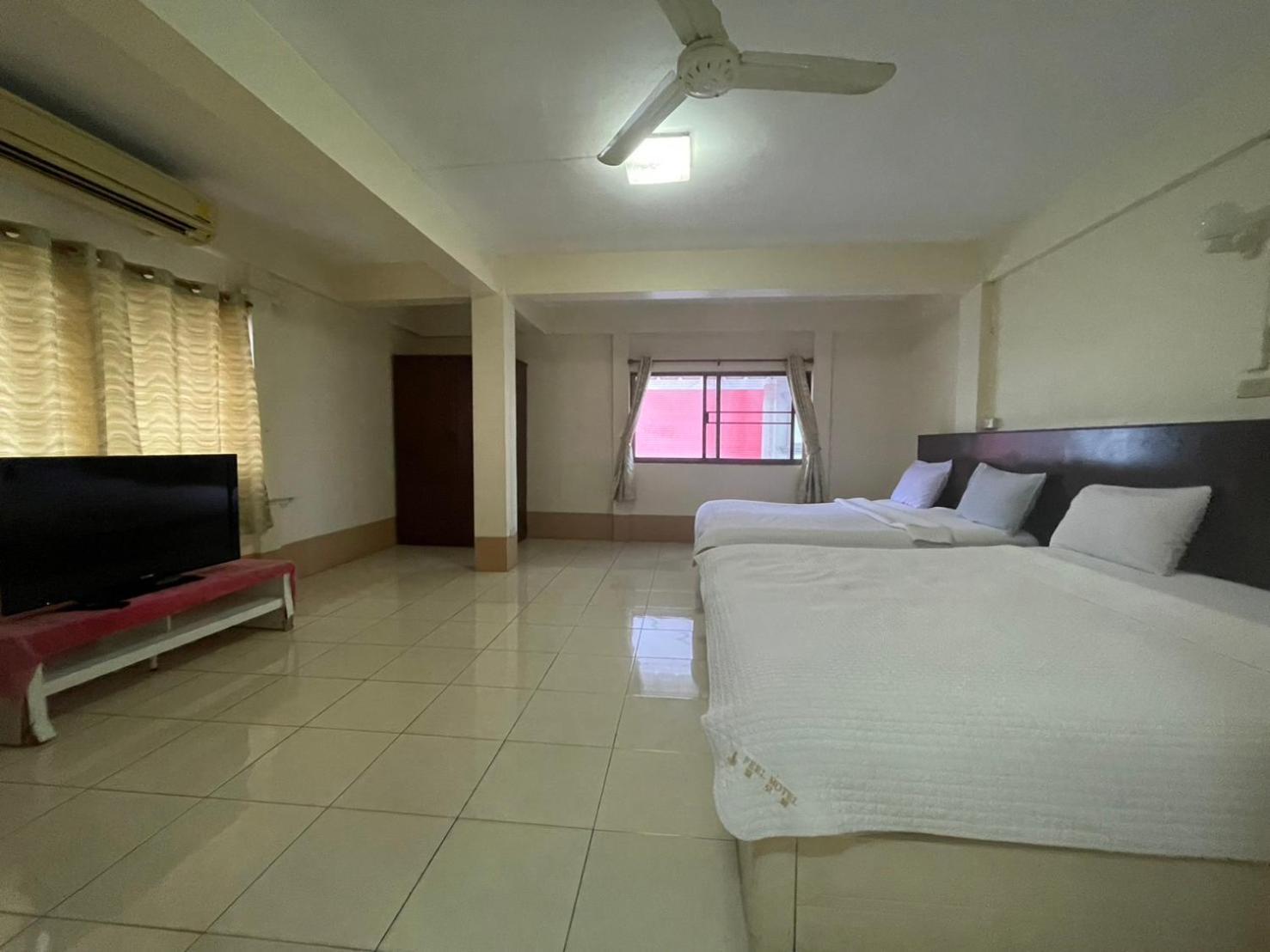Oyo 75494 President Guest house