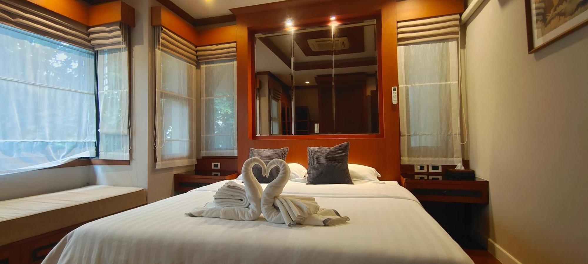 Baan Natcha Pool Center Villa