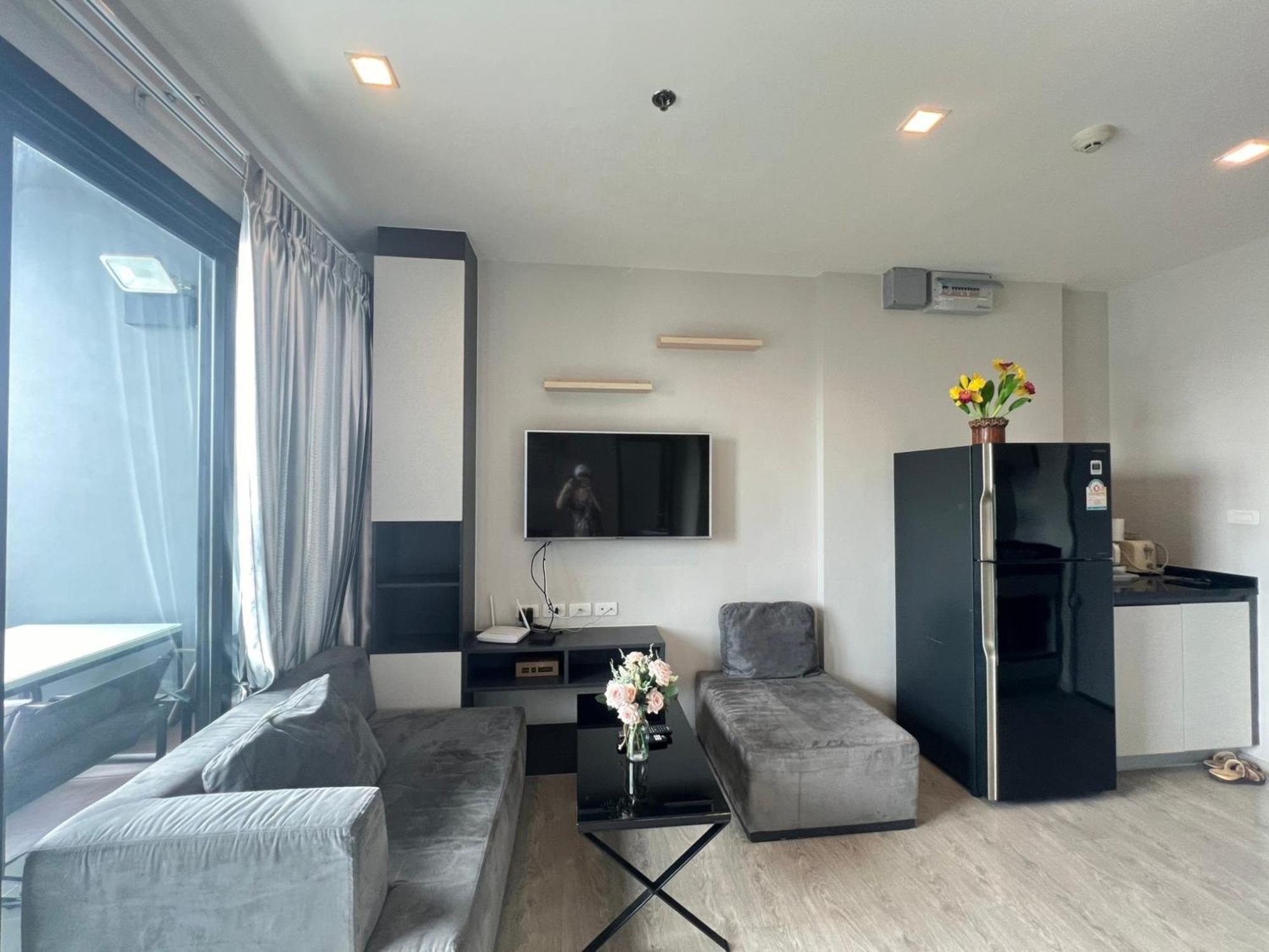 The Base By Mickey Aparthotel Pattaya